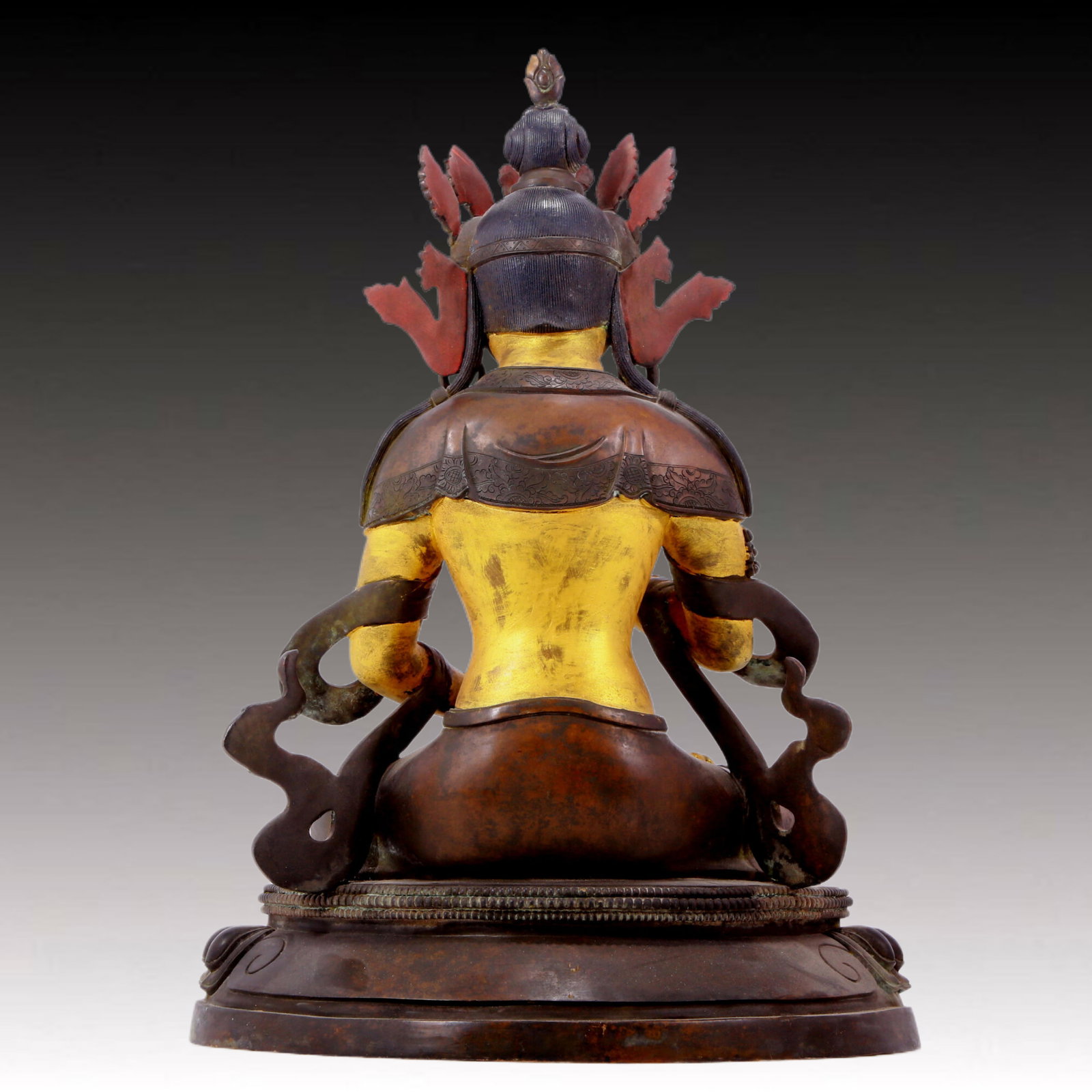A solemn gilt bronze statue of Bodhisattva - 9