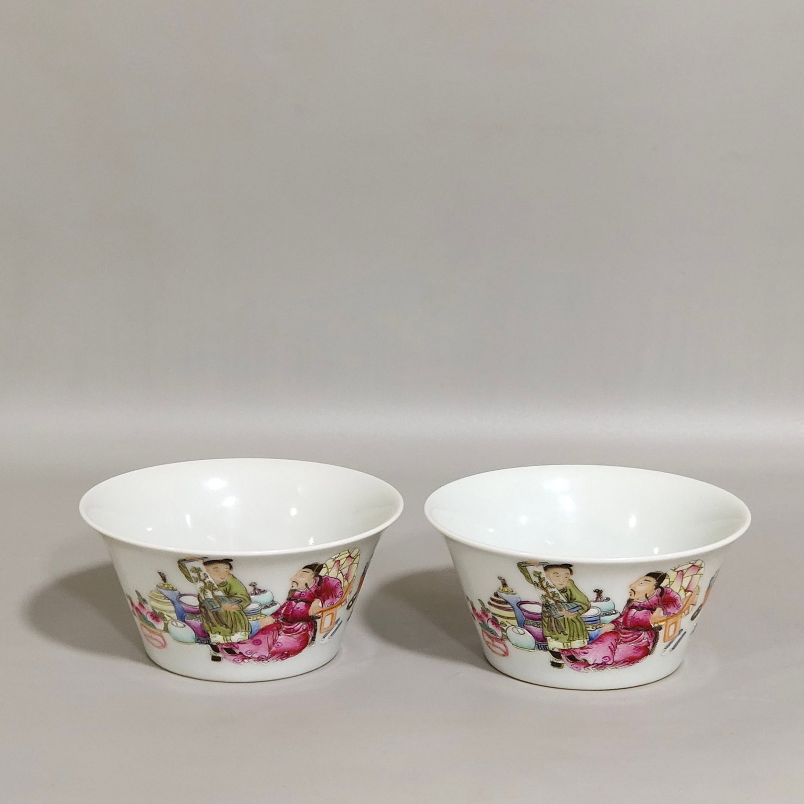 A Pair of Exquisite Famille-Rose Figure Pattern Cups - 2