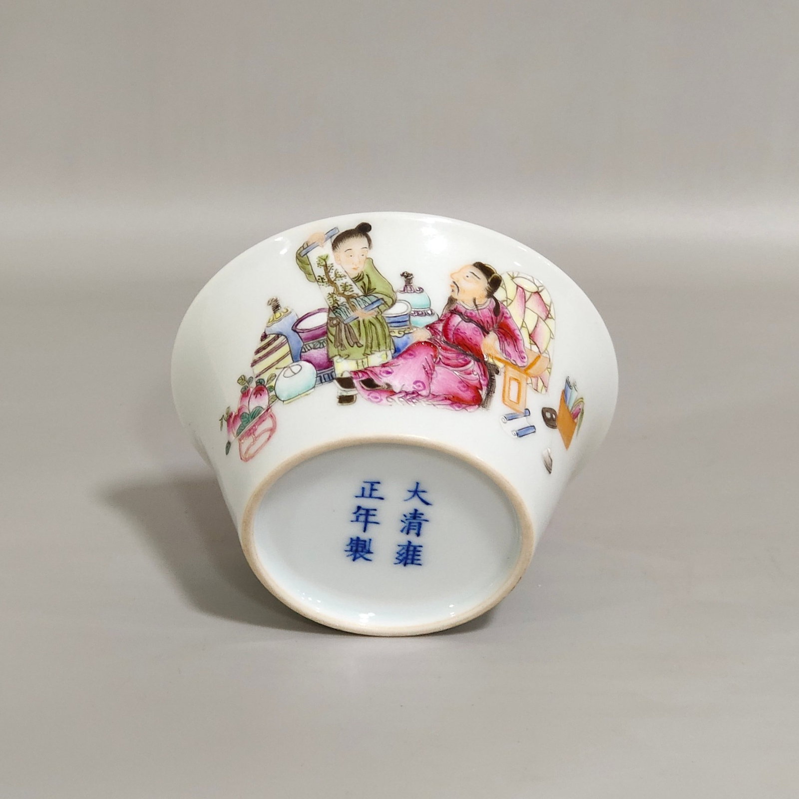 A Pair of Exquisite Famille-Rose Figure Pattern Cups - 4