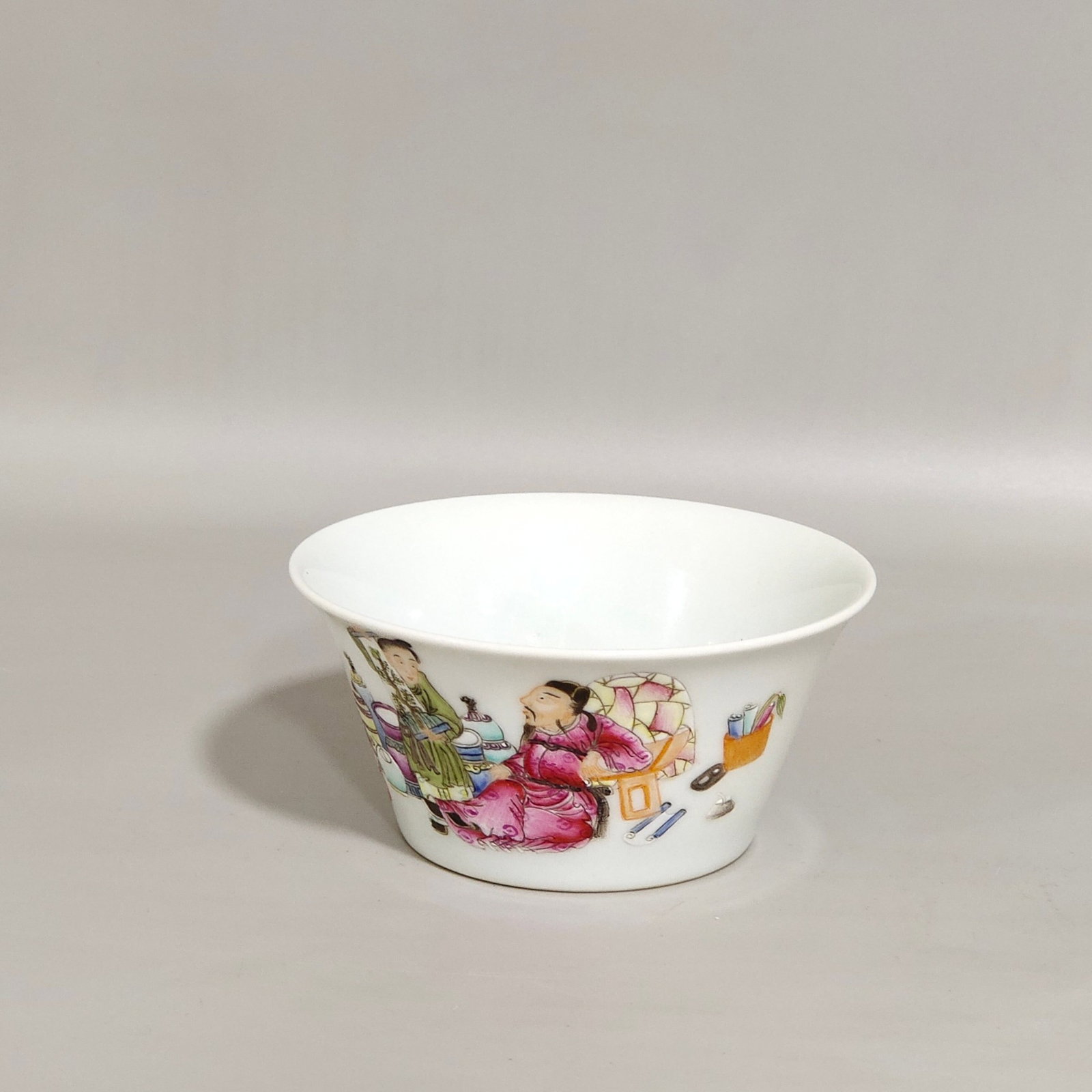 A Pair of Exquisite Famille-Rose Figure Pattern Cups - 5