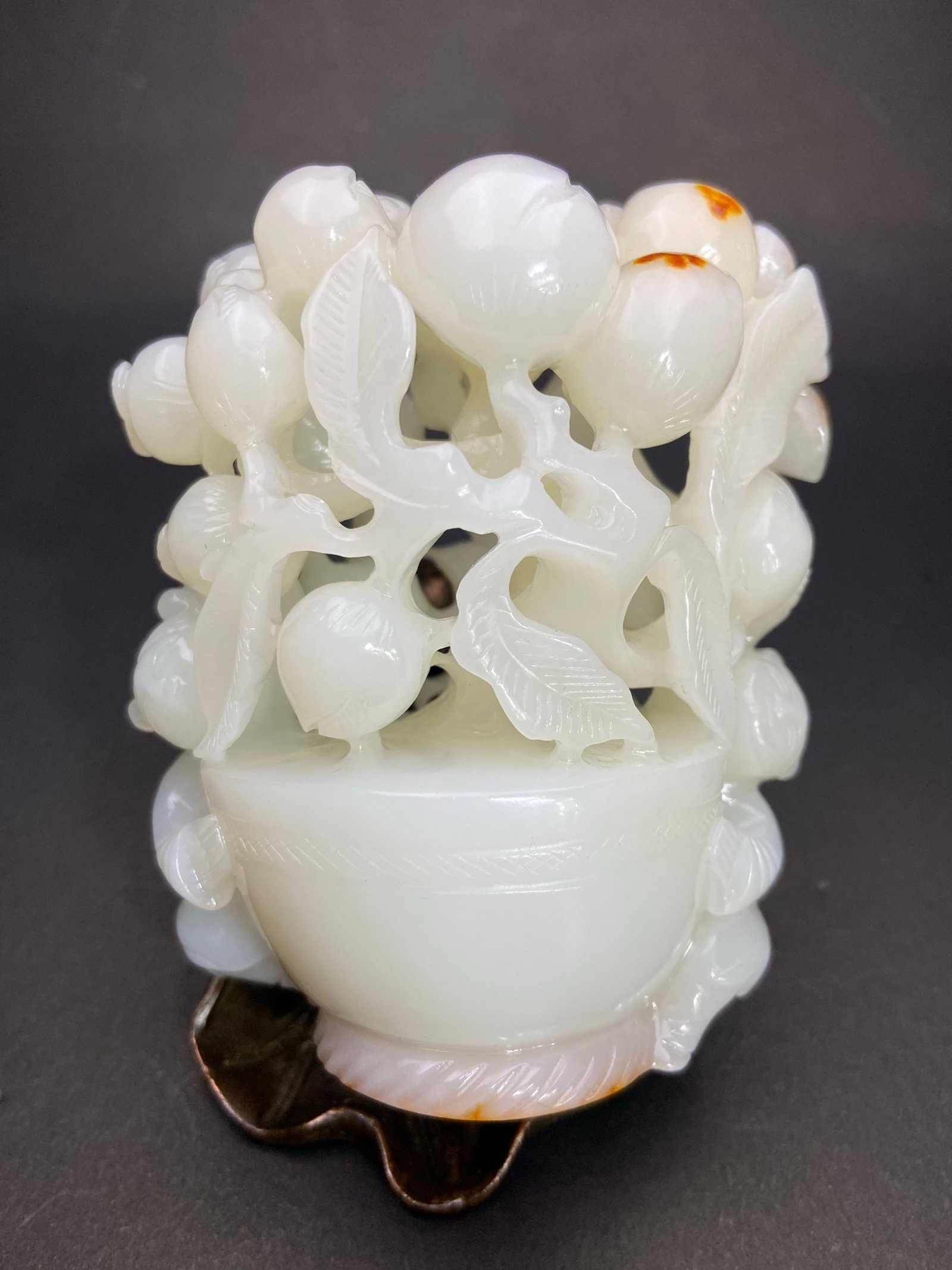 An Exquisite White Jade Figure and Peach Pattern Ornament (1 of 7)