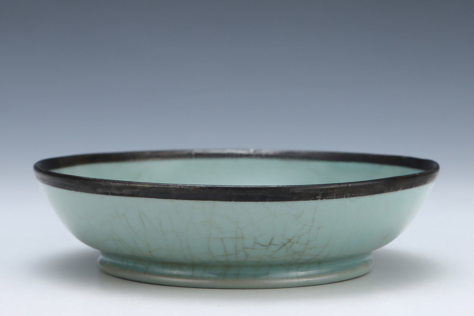 An Exquisite Ru yao Cover with Silver Water Pot,with an Imperial Poem by Emperor Qianlong - 2