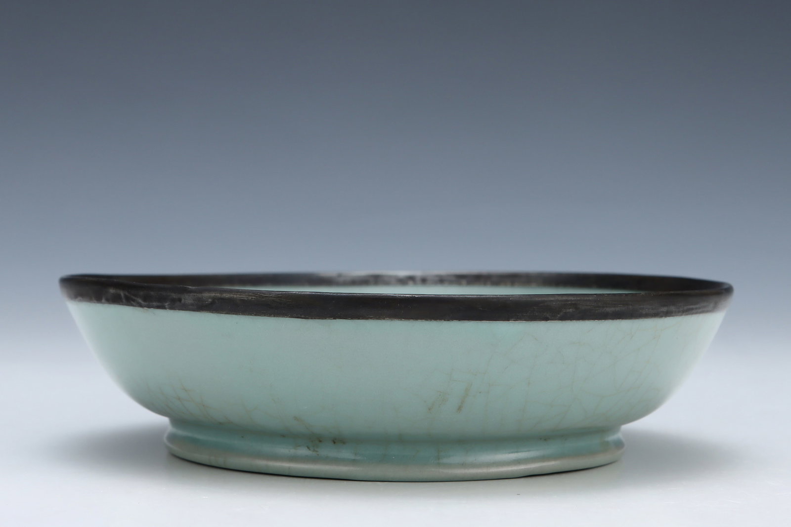An Exquisite Ru yao Cover with Silver Water Pot,with an Imperial Poem by Emperor Qianlong - 4