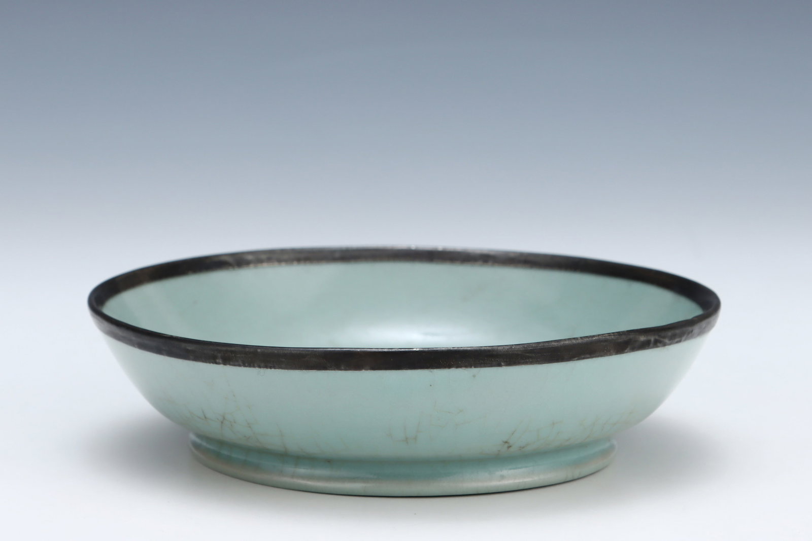 An Exquisite Ru yao Cover with Silver Water Pot,with an Imperial Poem by Emperor Qianlong - 5