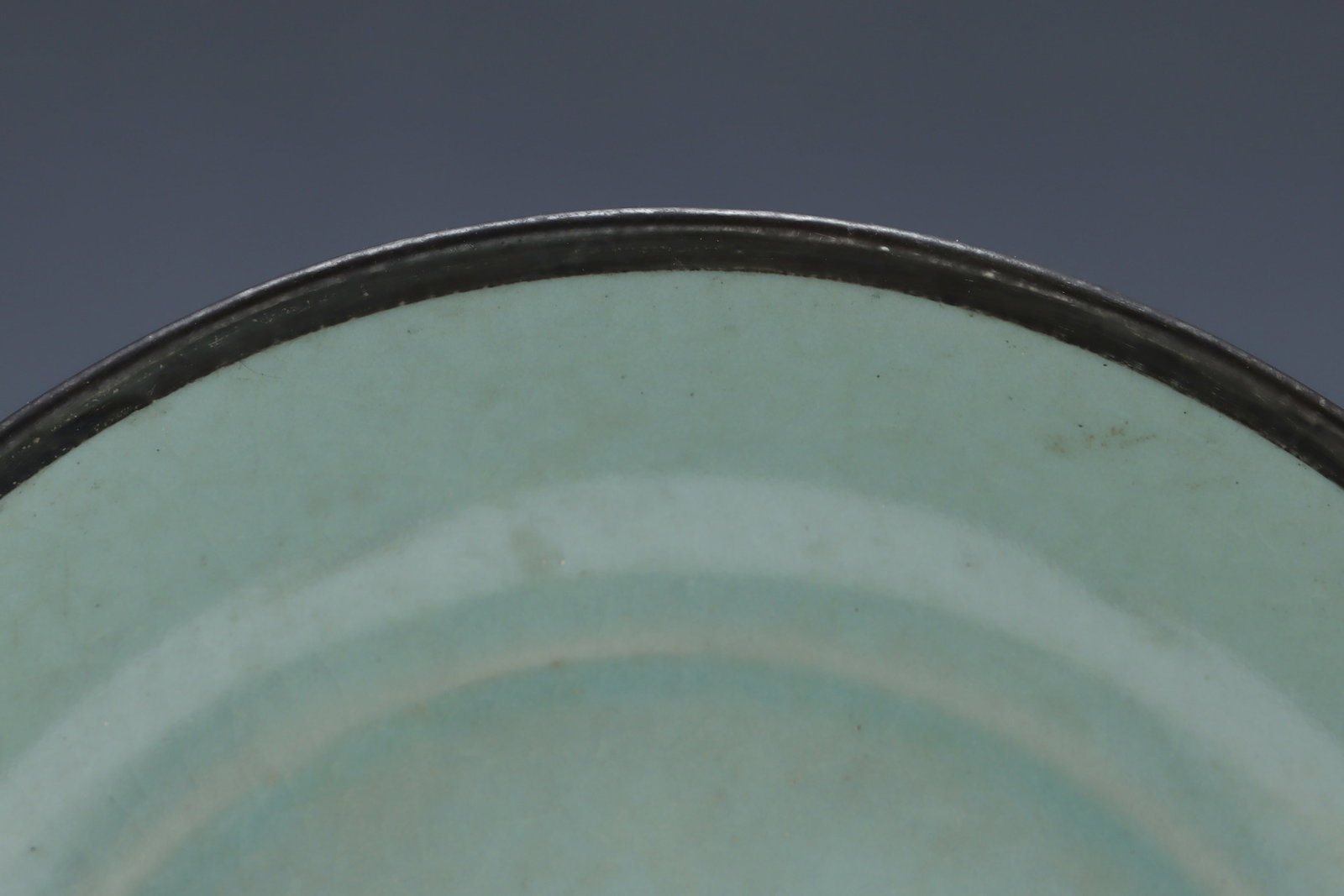 An Exquisite Ru yao Cover with Silver Water Pot,with an Imperial Poem by Emperor Qianlong - 7