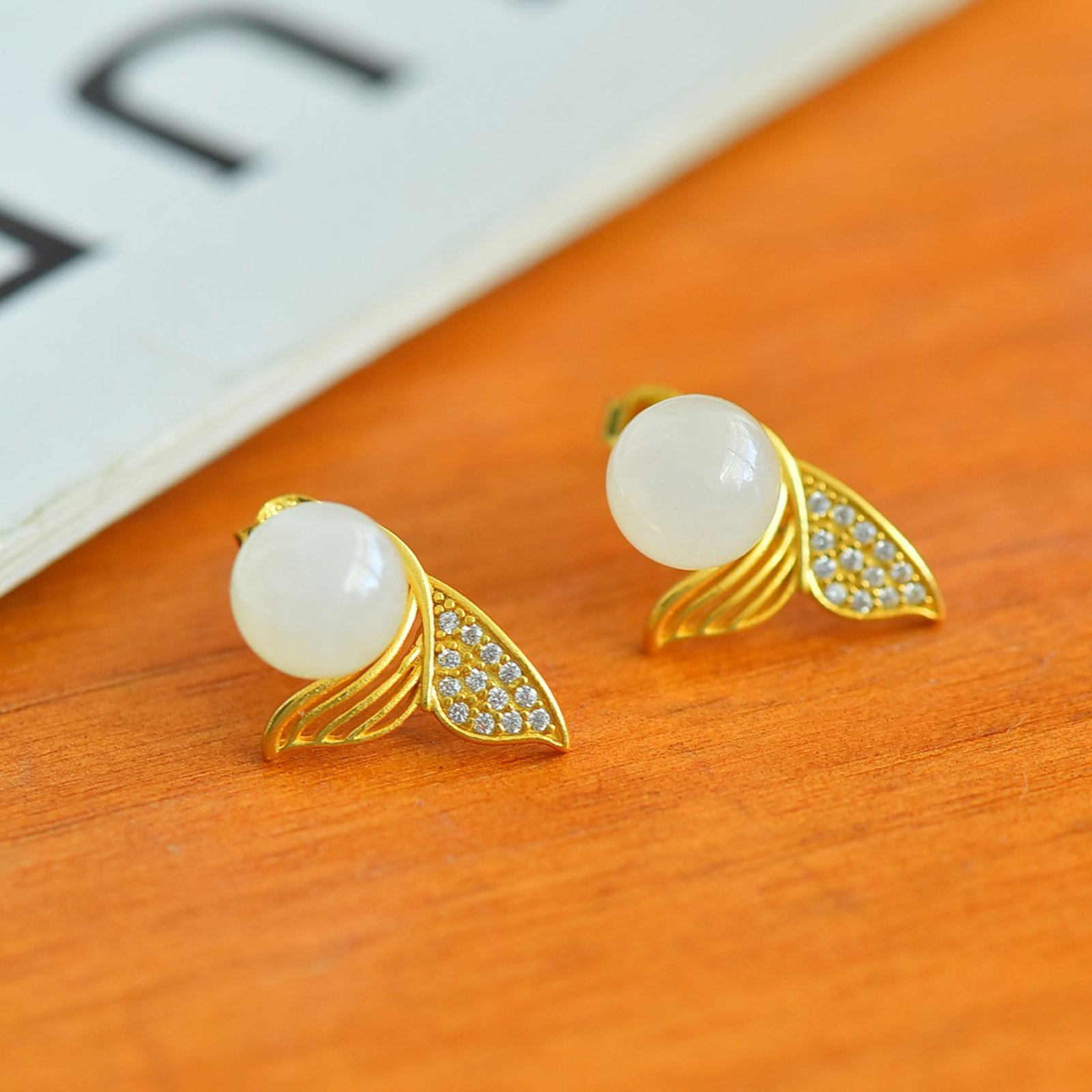 A Pair of Exquisite Sterling Silver-Gold Plated Inlaid White Jade Earring , Inlaid Diamonds - 3