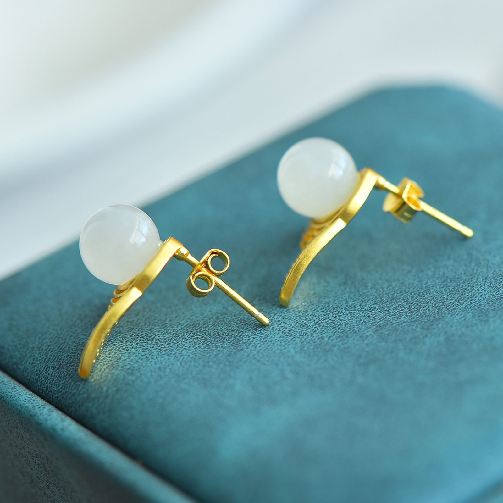 A Pair of Exquisite Sterling Silver-Gold Plated Inlaid White Jade Earring , Inlaid Diamonds - 5