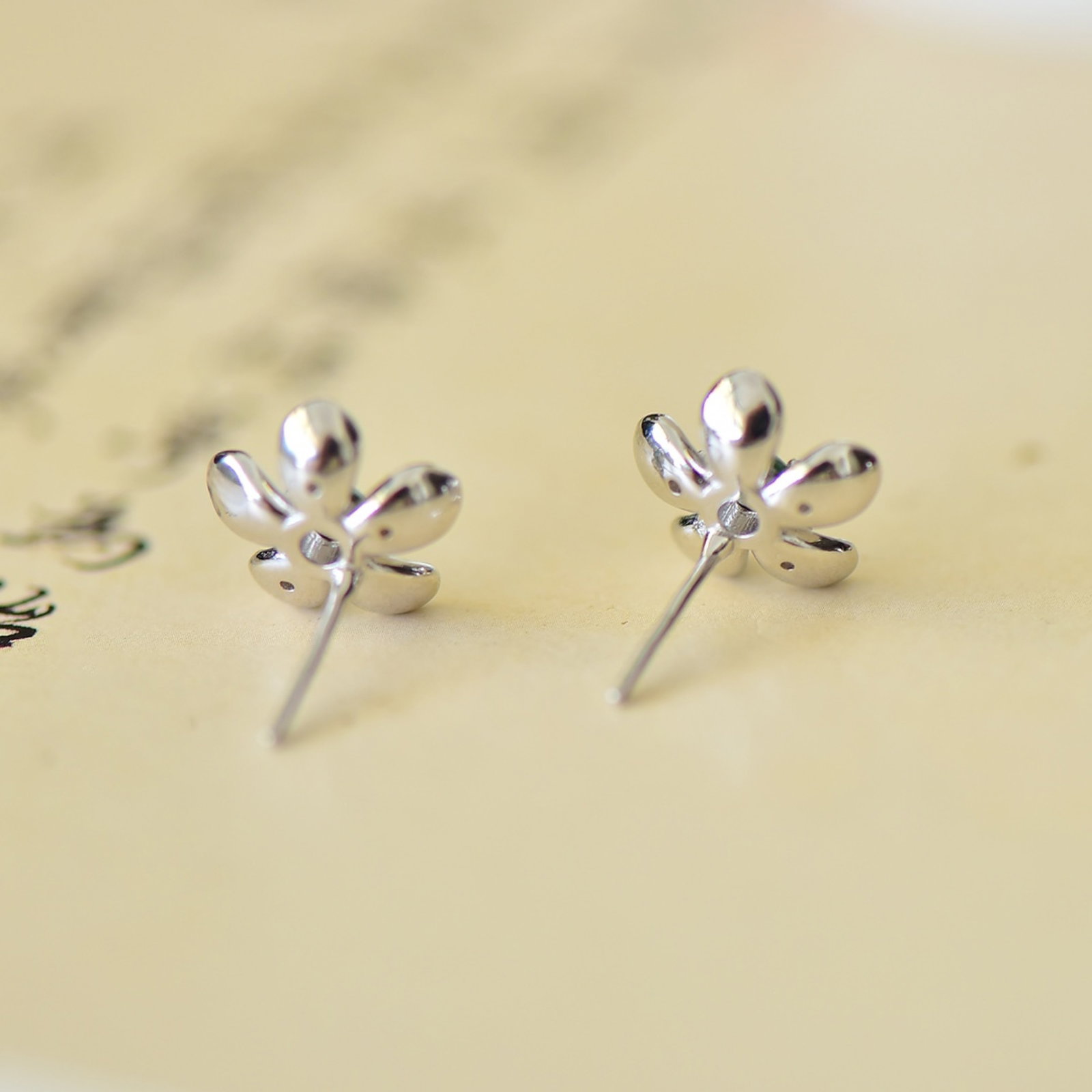 A Pair of Exquisite Sterling Silver Inlaid Jadeite Earrings,Inlaid Diamond - 5