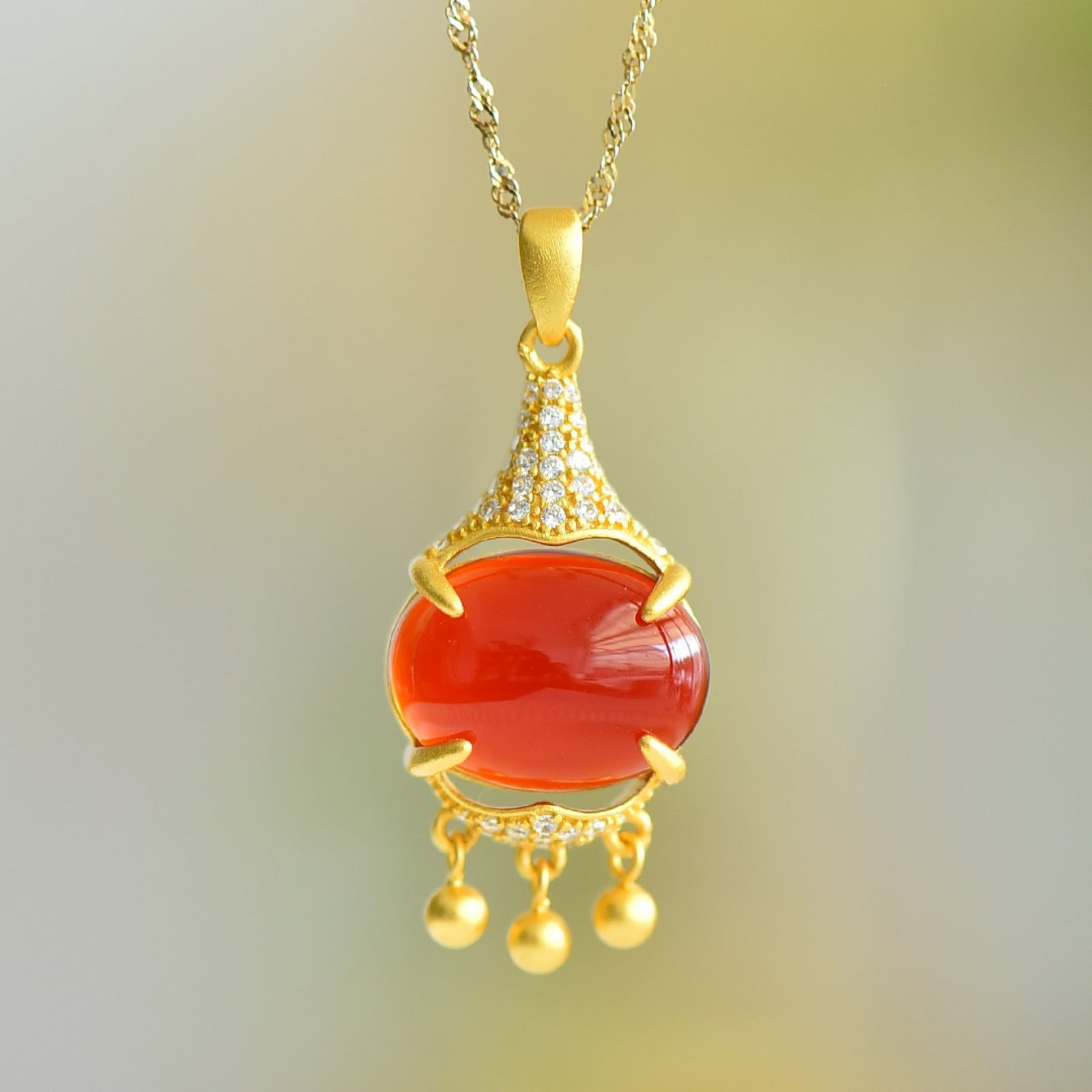An Exquisite Sterling Silver-Gold Plated Inlaid Agate Pendant,Inlaid Diamond: Estimated Value:200-400 An Exquisite Sterling Silver-Gold Plated Inlaid Agate Pendant,Inlaid Diamond,Size:10mmx14mm