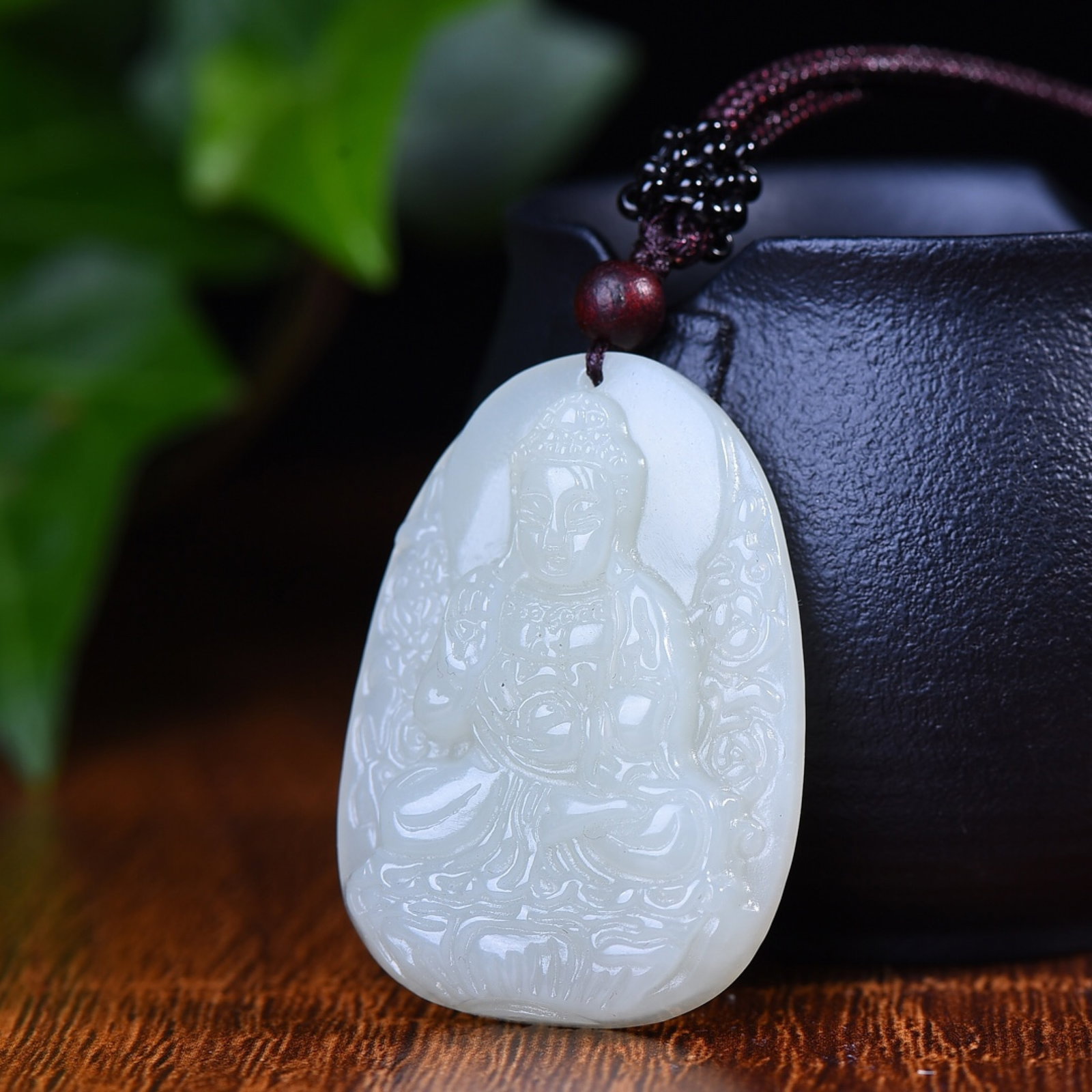 An Exquisite White Jade Bodhisattva Pattern Pendant - 2