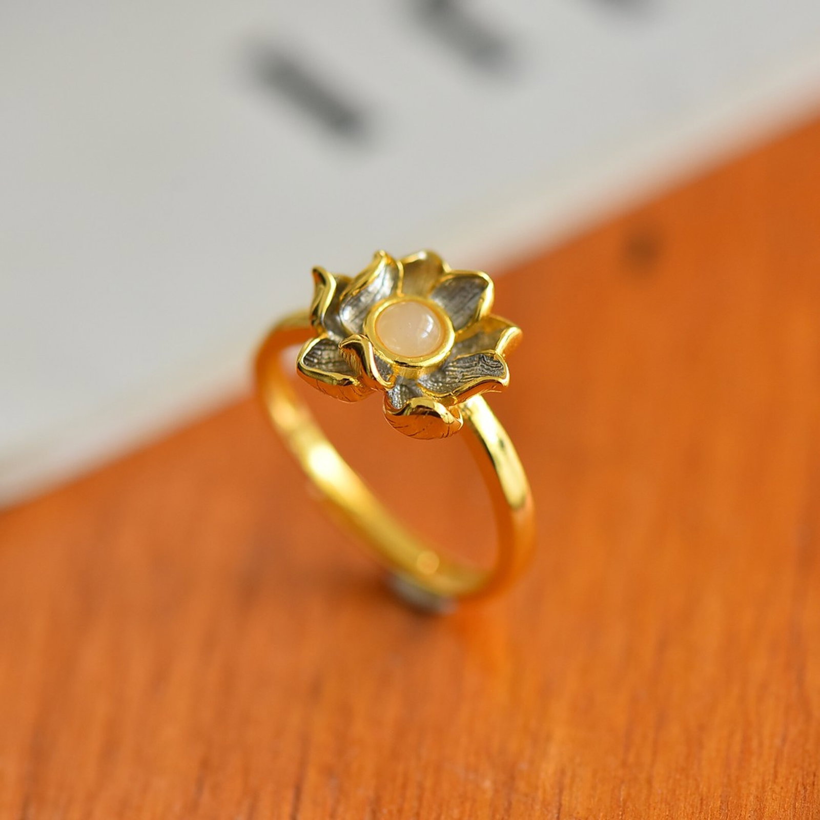 An Exquisite Sterling Silver-Gold Plated Inlaid White Jade Ring - 3