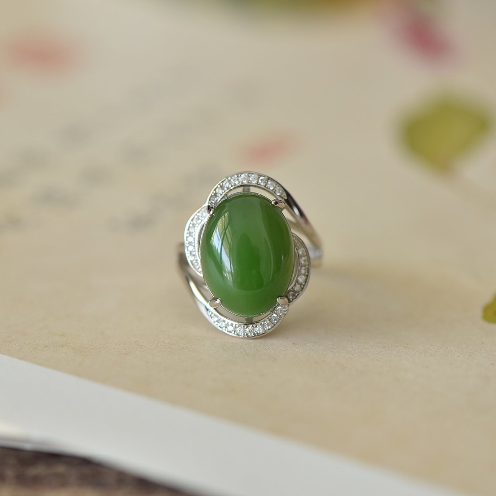 An Exquisite Sterling Silver Inlaid Jasper Ring - 2