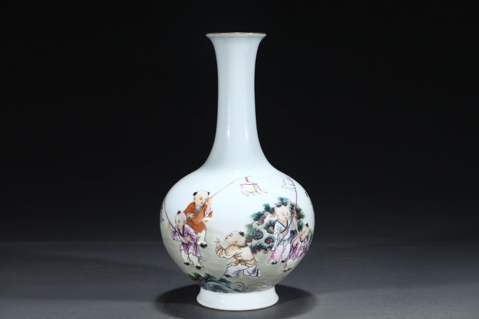 A Rare Famille-Rose Painted Gold Character and Story Pattern Vase,With Vertical Scroll Painting o... - 3