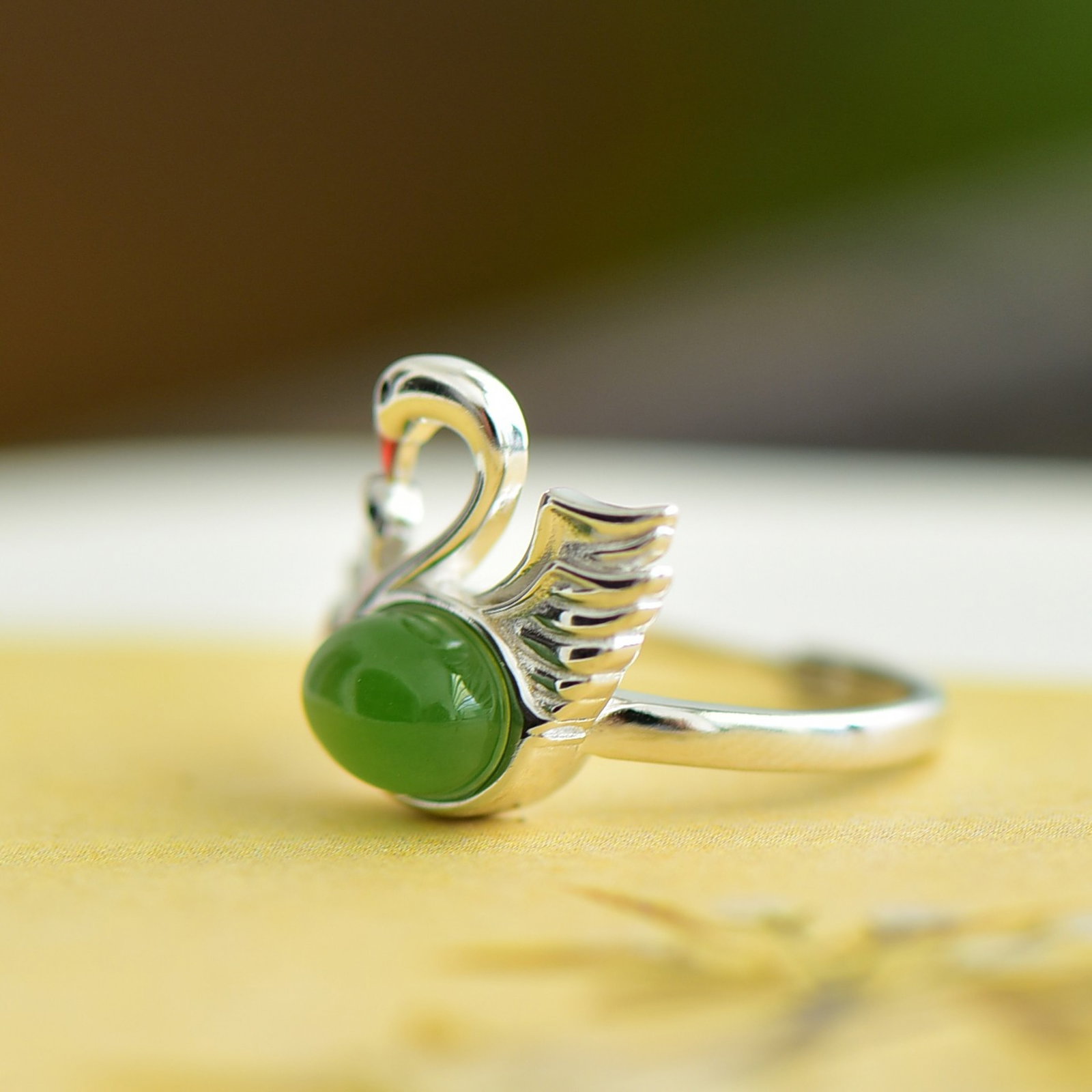 An Exquisite Sterling Silver-Gold Plated Inlaid Jasper Ring - 3