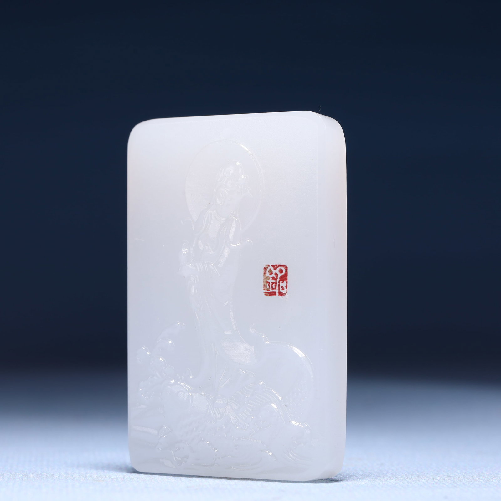 An Exquisite White Jade Statue of Avalokitesvara Pendant - 2