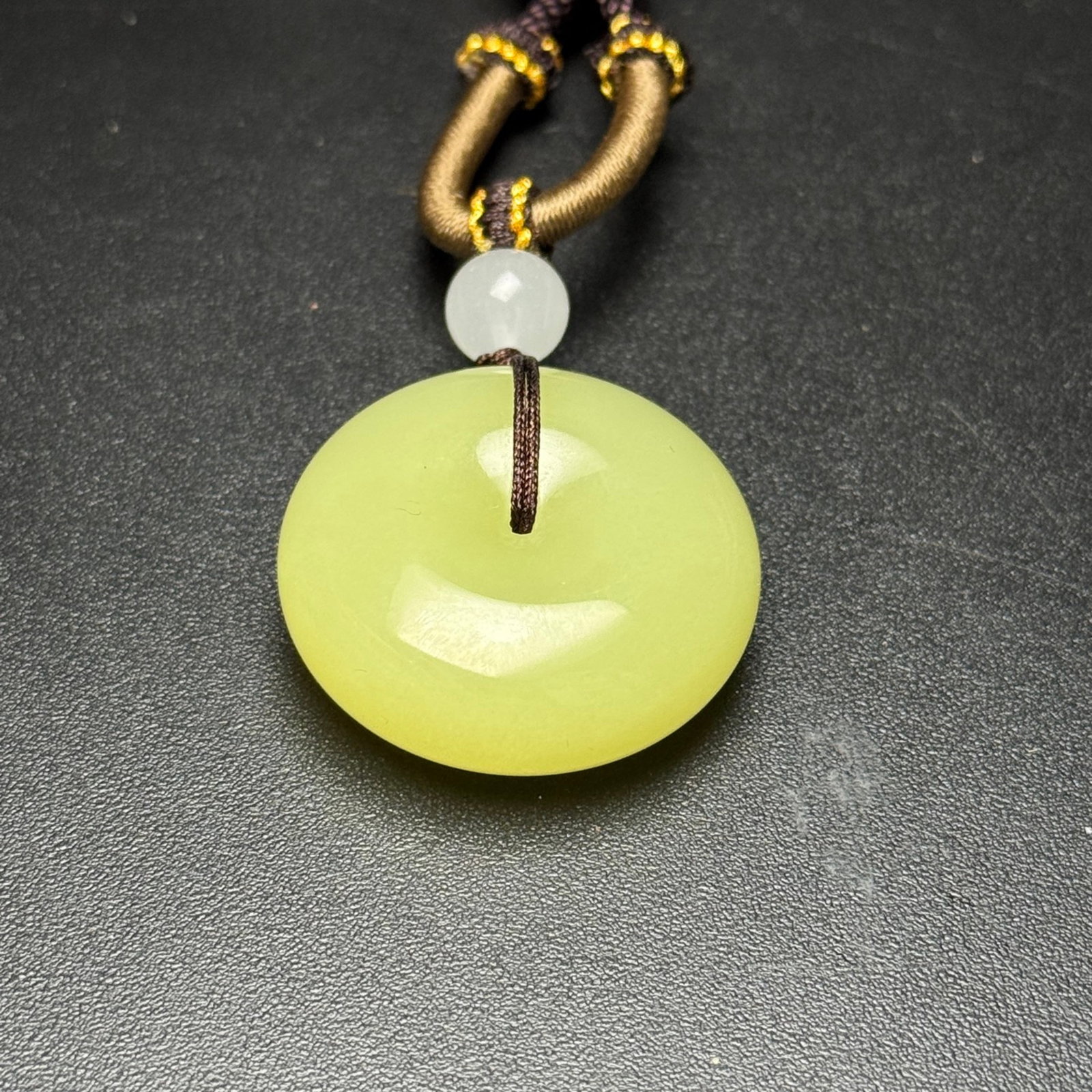 An Exquisite Yellow Jade Pendant - 6