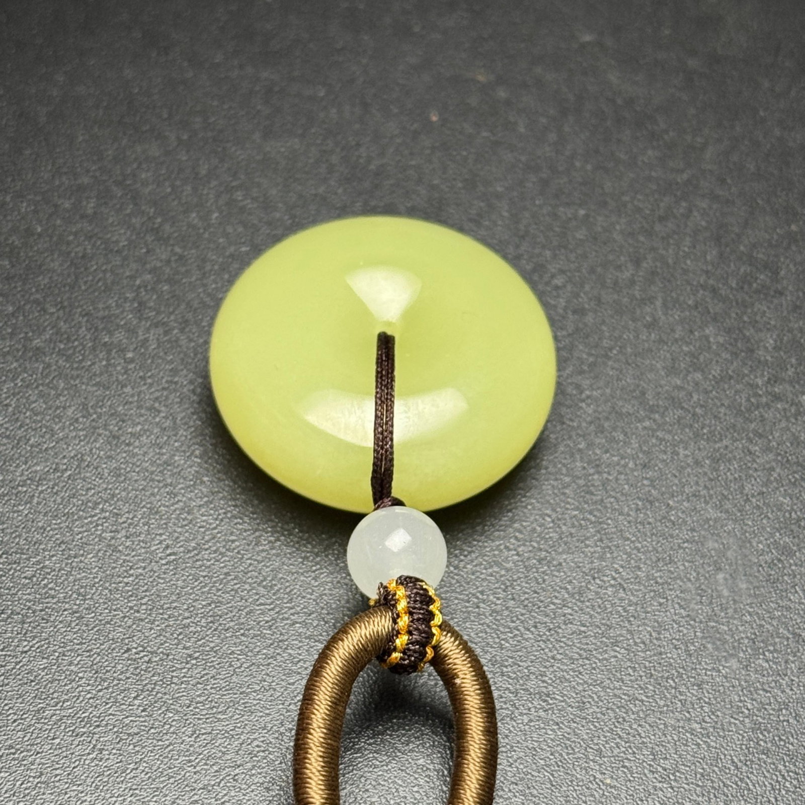 An Exquisite Yellow Jade Pendant - 7