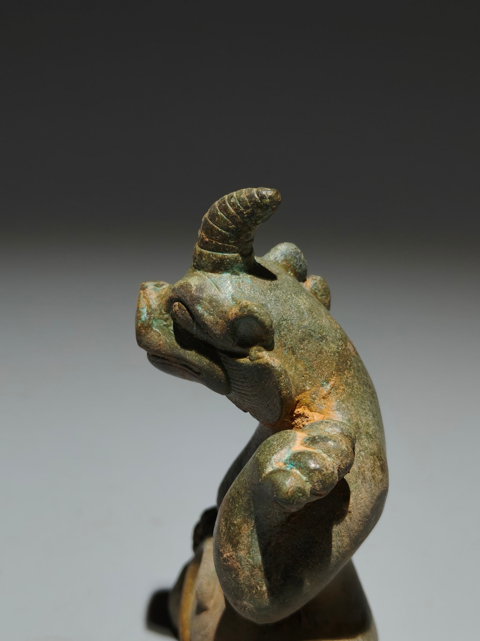 An Archaic Bronze Unicorn Ornament - 5