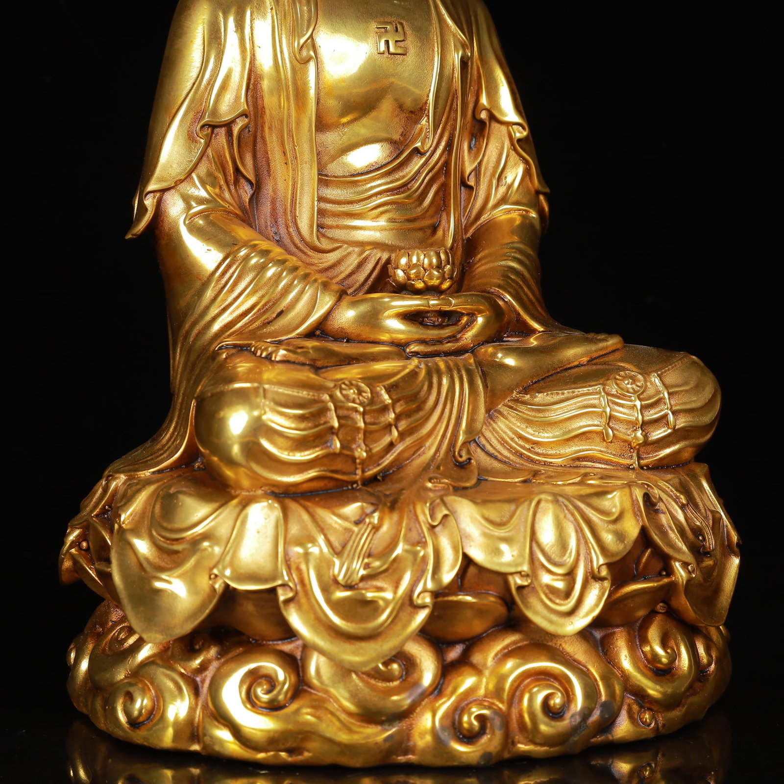 An Exquisite Gilt Bronze Statue of Sakyamuni - 11