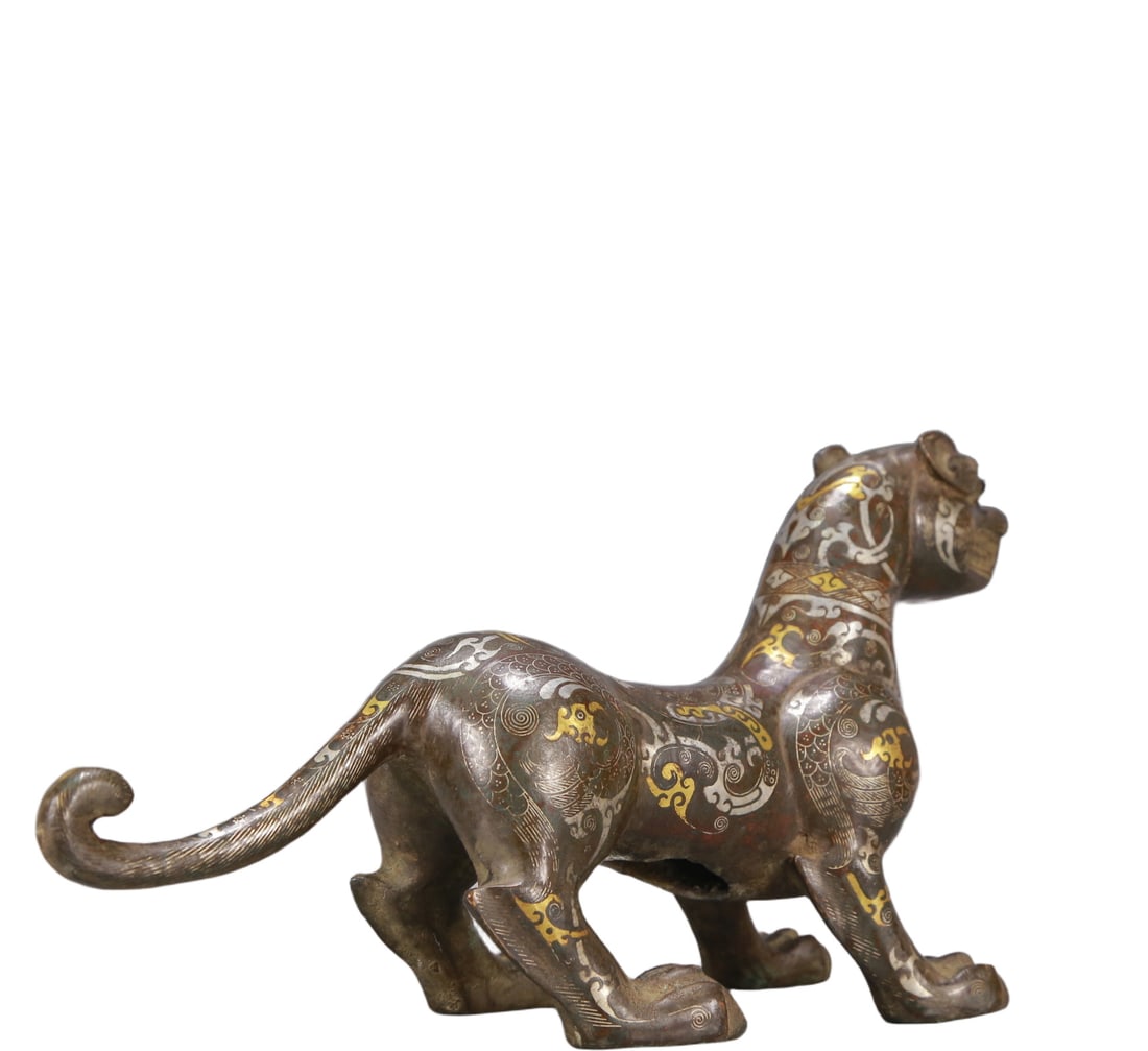 A Exquisite Gold and Silver-Inlaid Bronze Tiger Ornament - 5