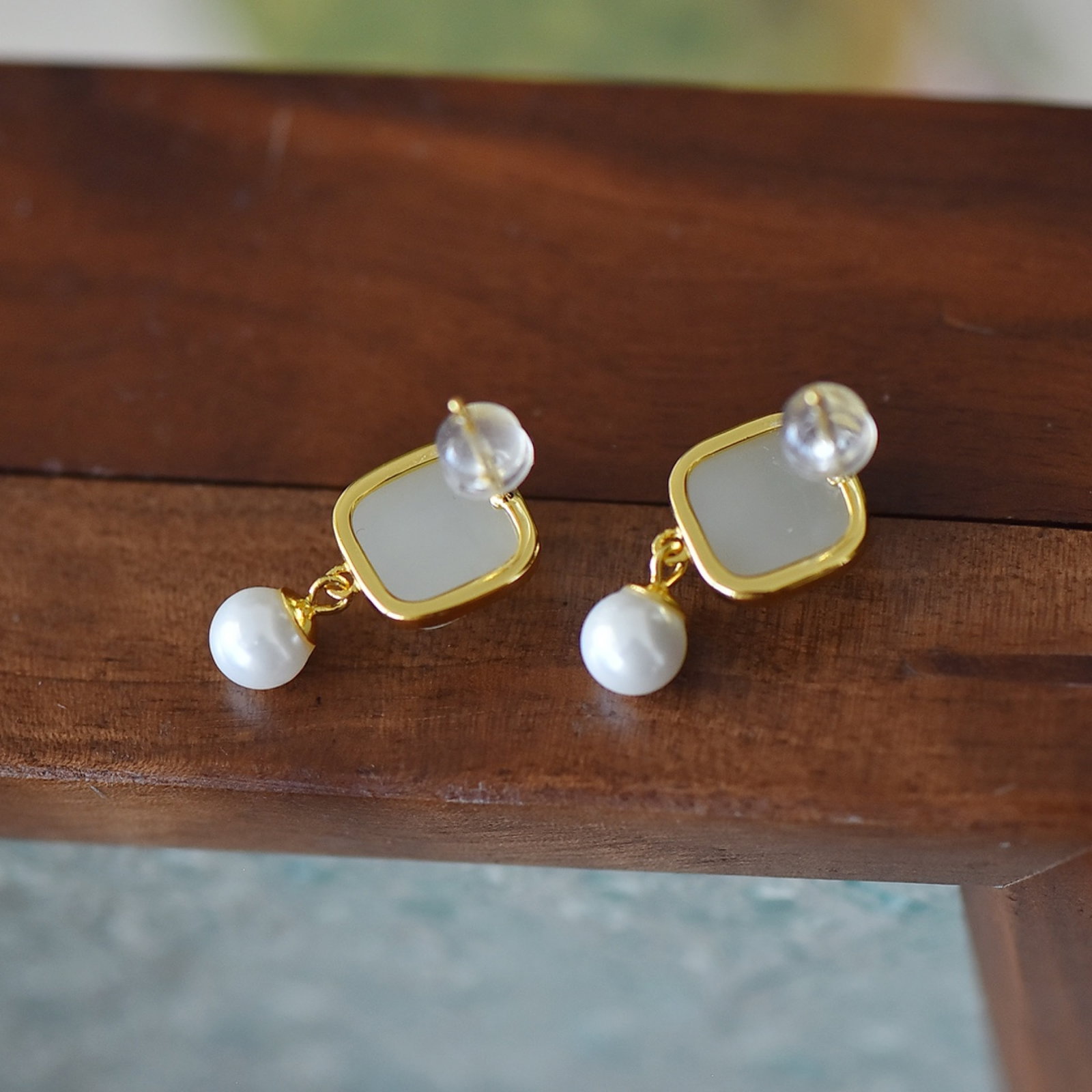 A Pair of Exquisite Sterling Silver-Gold Plated Inlaid White Jade Earrings, Inlaid Pearl - 5