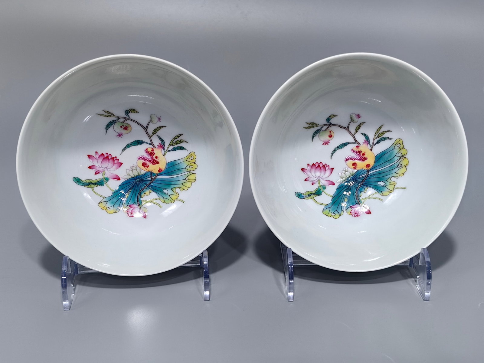A Pair of Exquisite Famille-Rose Lotus Pattern Bowls - 3