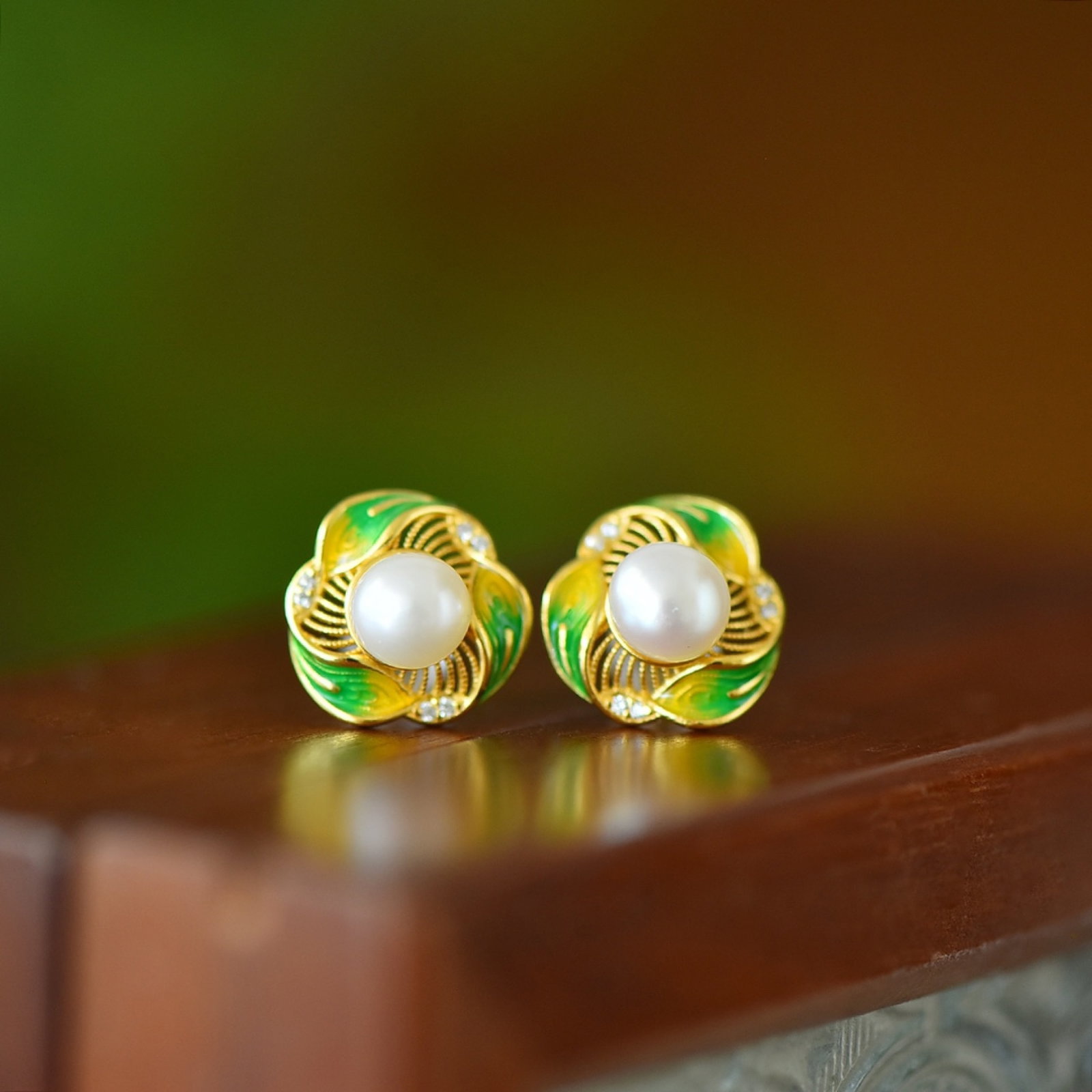 A Pair of Exquisite Sterling Silver-Gold Plated Inlaid Pearls Enamel Earrings,Inlaid Diamond - 4
