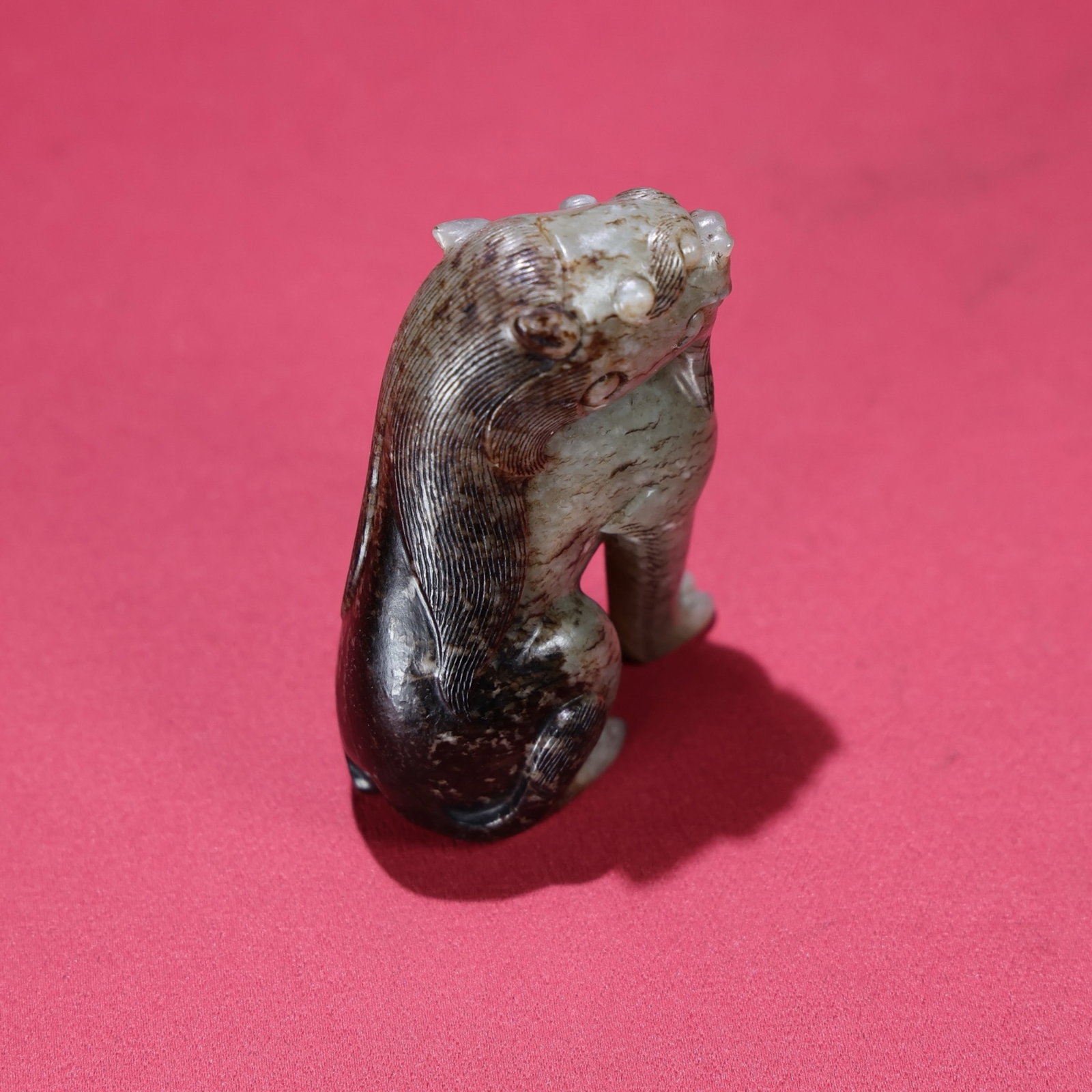 An Exquisite White Jade Lion Hand Piece - 4