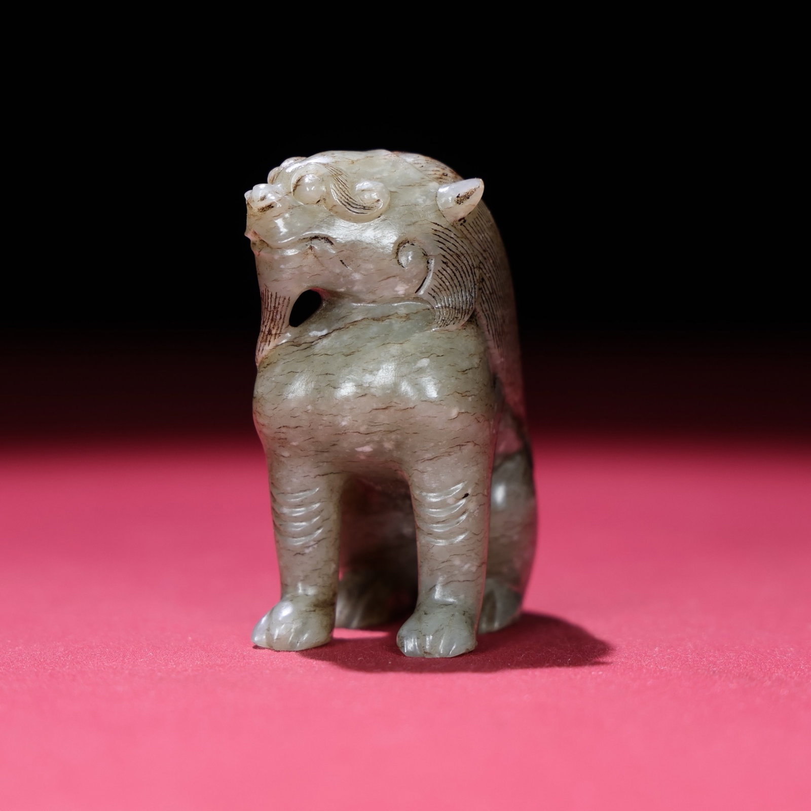 An Exquisite White Jade Lion Hand Piece - 7