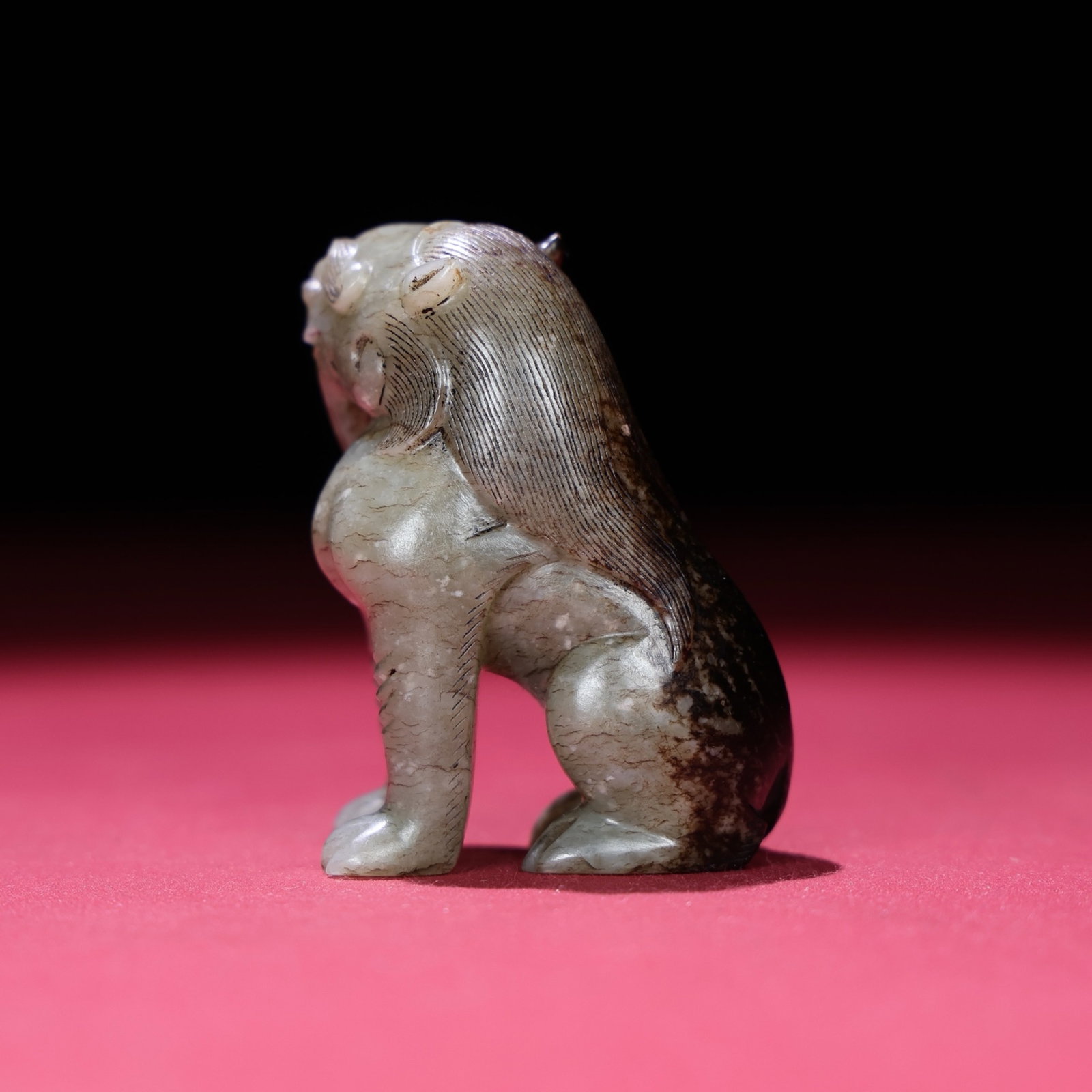 An Exquisite White Jade Lion Hand Piece - 8