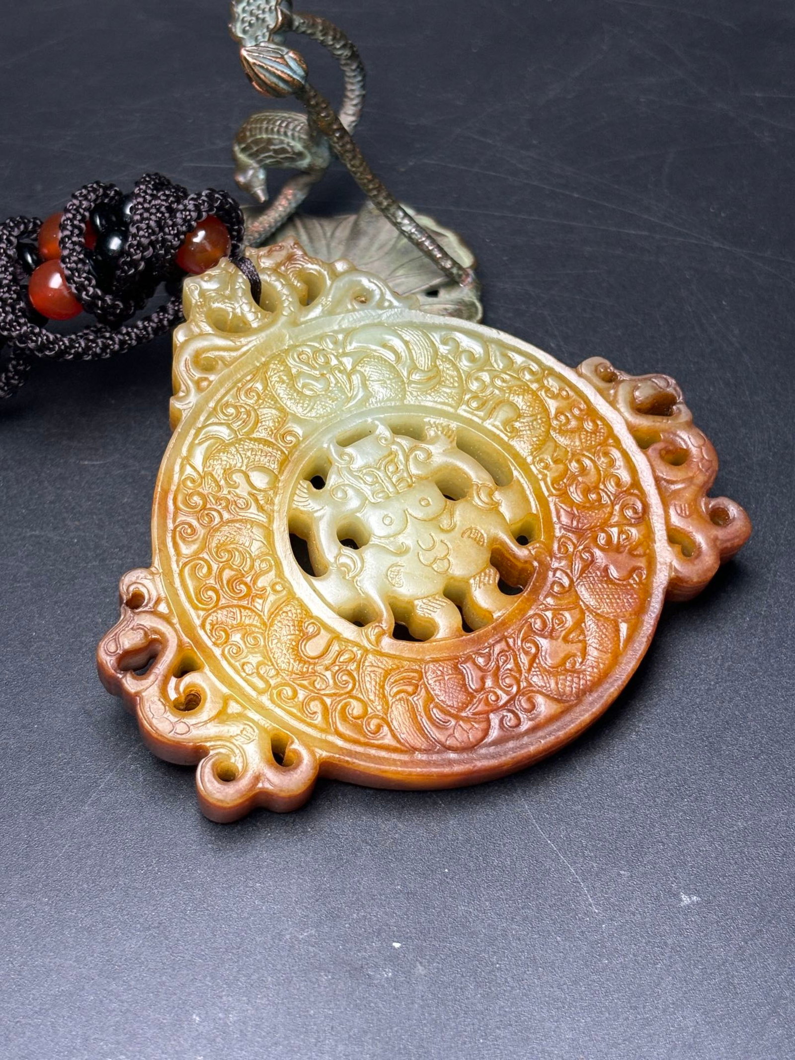 An Exquisite White Jade Dragon and Phoenix Pattern Pendant - 7