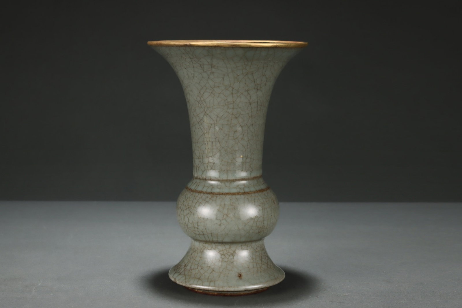 An Exquisite Guan yao Cover with Gold Vase,with an Imperial Poem by Emperor Qianlong - 2