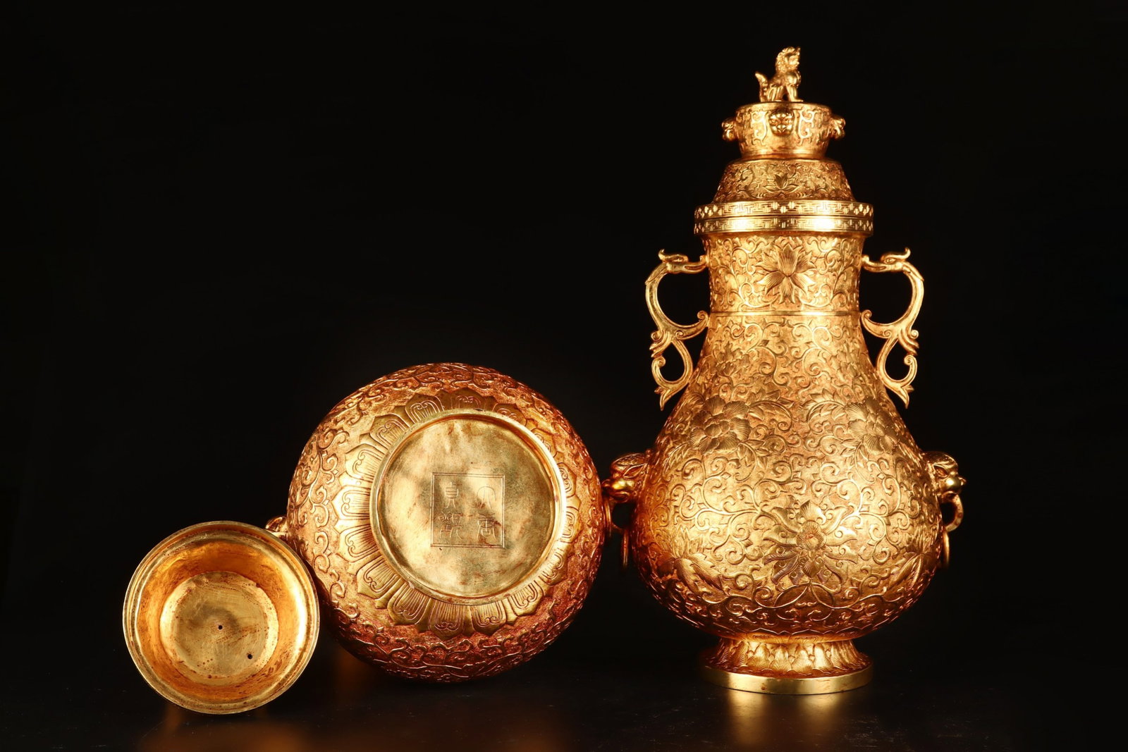 A Pair of Huge Gilt Bronze Lotus Pattern Beast-Ears Bottles - 4