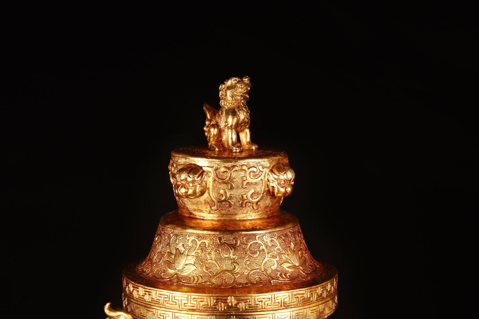 A Pair of Huge Gilt Bronze Lotus Pattern Beast-Ears Bottles - 5