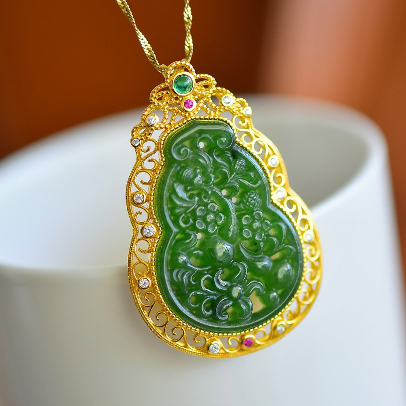An Exquisite Sterling Silver-Gold Plated Inlaid Jasper Pendant,Inlaid Diamonds - 2