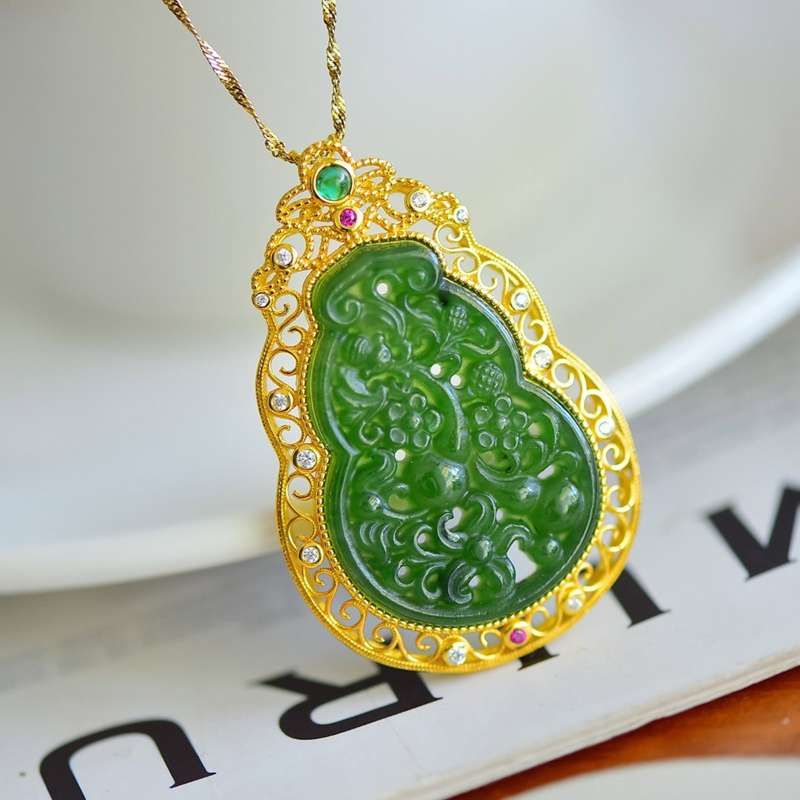 An Exquisite Sterling Silver-Gold Plated Inlaid Jasper Pendant,Inlaid Diamonds - 4