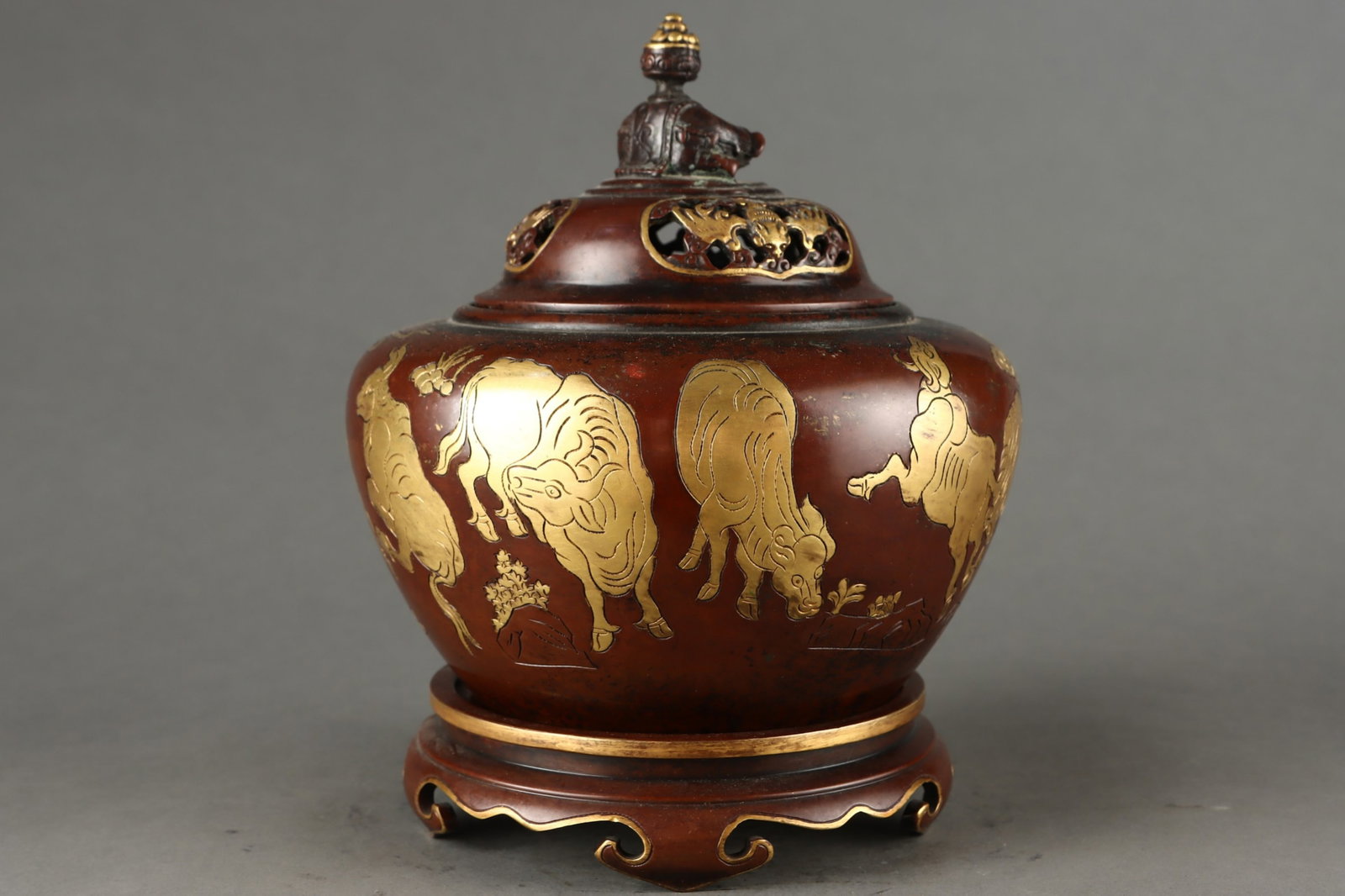 An Exquisite Gilt Bronze Buffalo Pattern Censer - 3
