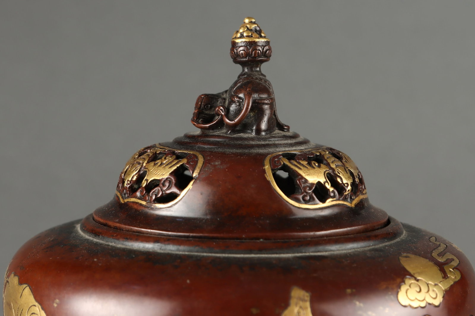 An Exquisite Gilt Bronze Buffalo Pattern Censer - 5