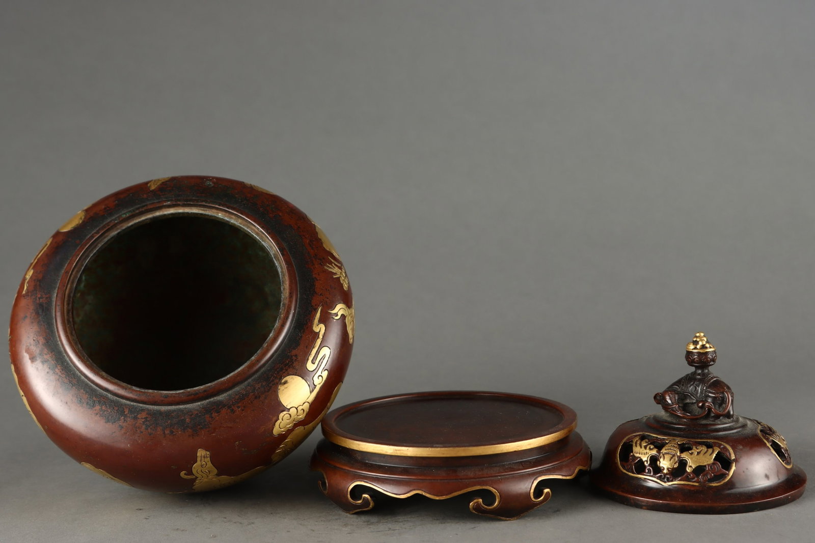 An Exquisite Gilt Bronze Buffalo Pattern Censer - 8