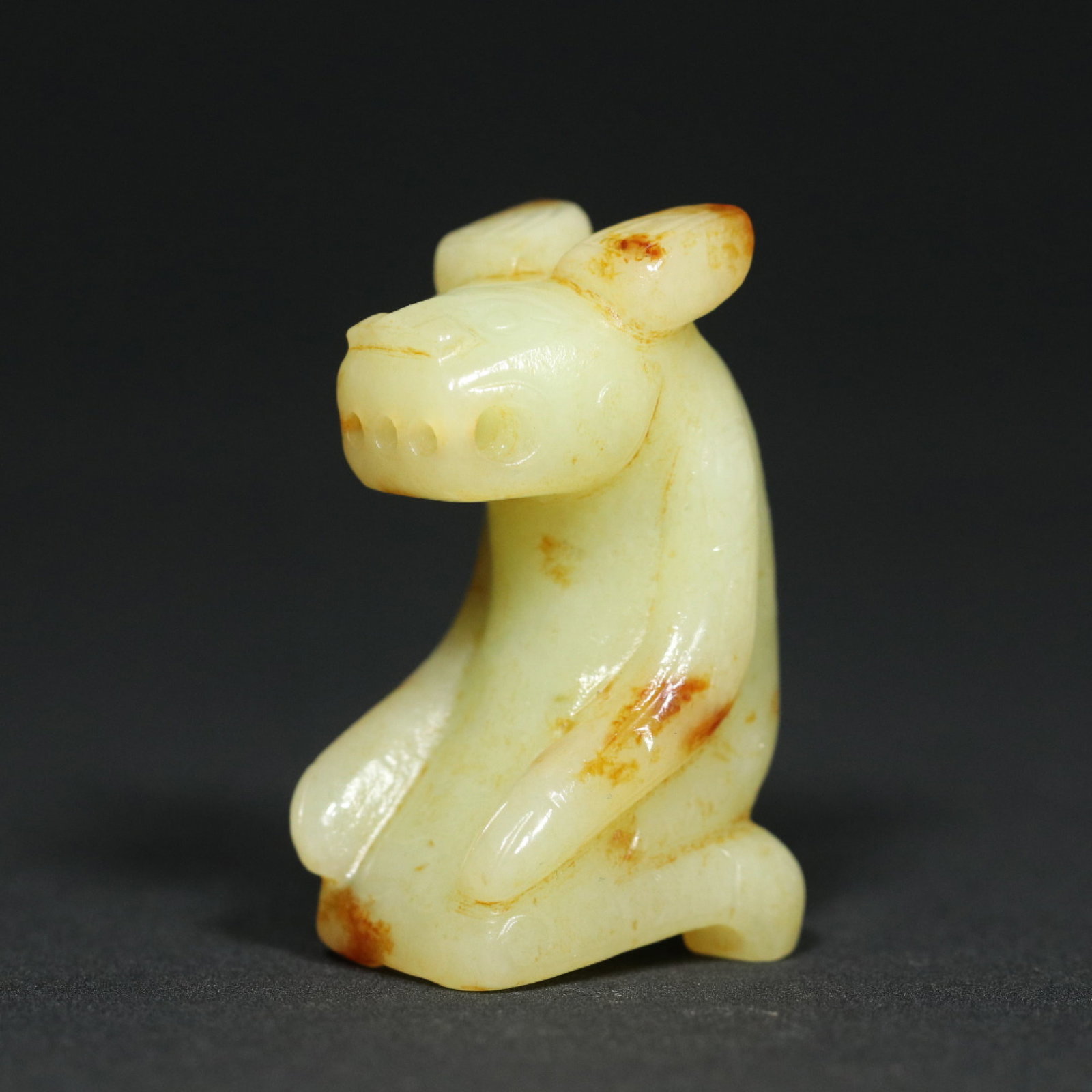 An Exquisite White Jade Bear Pendant: Estimated Value:600-1200 An Exquisite White Jade Bear Pendant,Qing Dynasty,China,Size:1.9inx1.1inx0.9in,Weight:43.3g 白玉熊挂件,中国清代