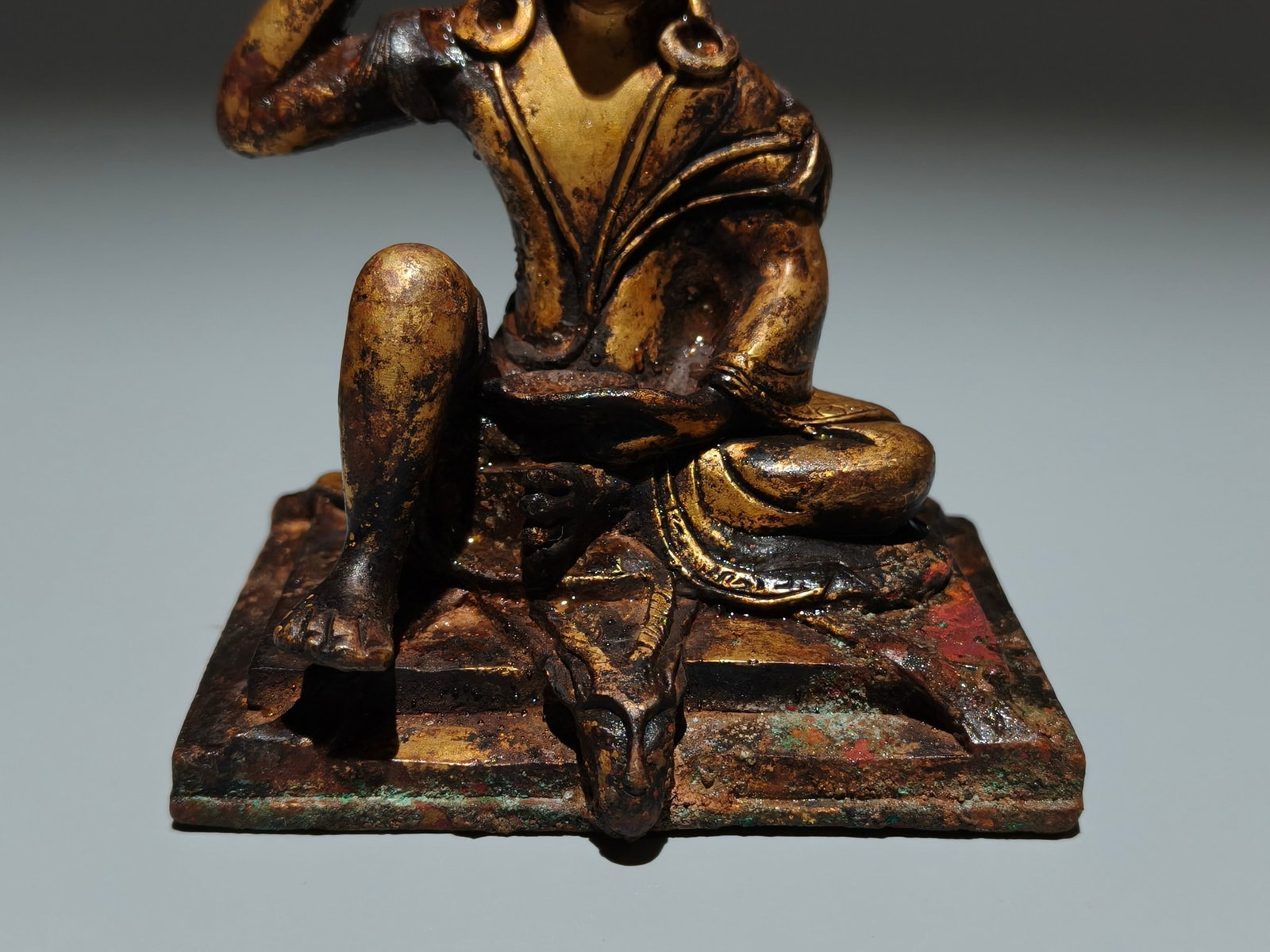 A Solemn Gilt Bronze Buddha Statue - 3