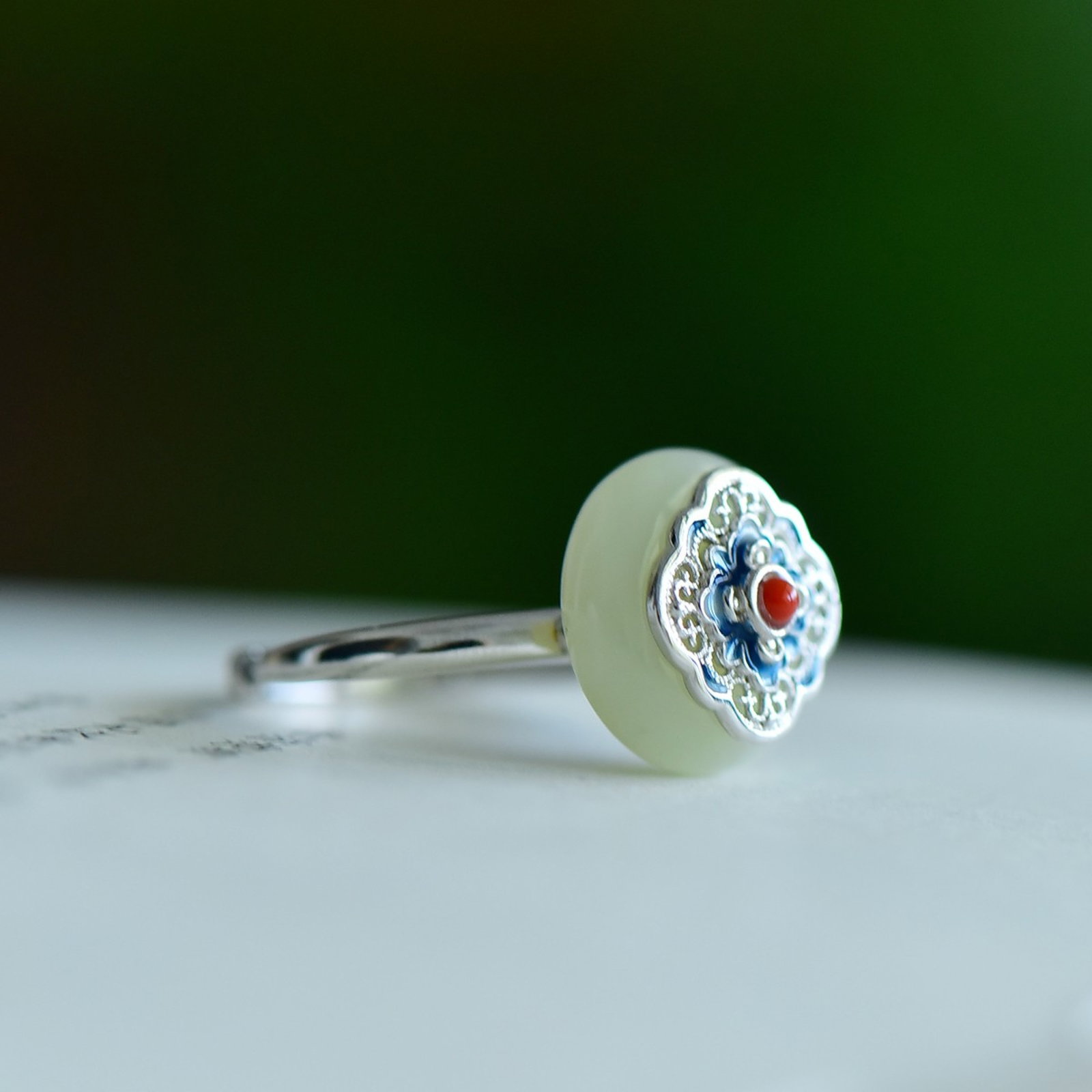 An Exquisite Sterling Silver Inlaid White Jade Ring,Inlaid Agate - 2
