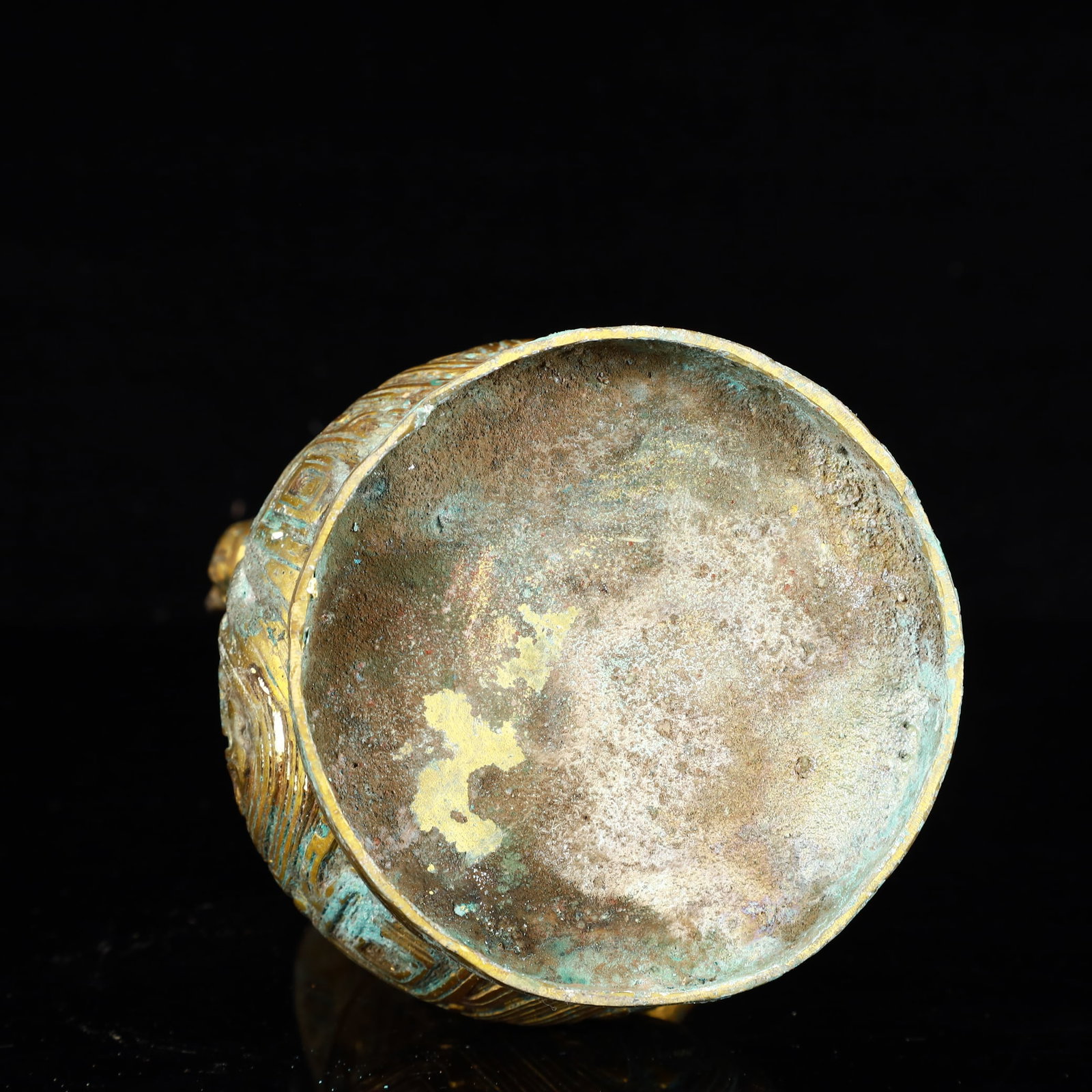 An Archaic Bronze Inlaid Gold and Silver Double-Ears Vase - 13