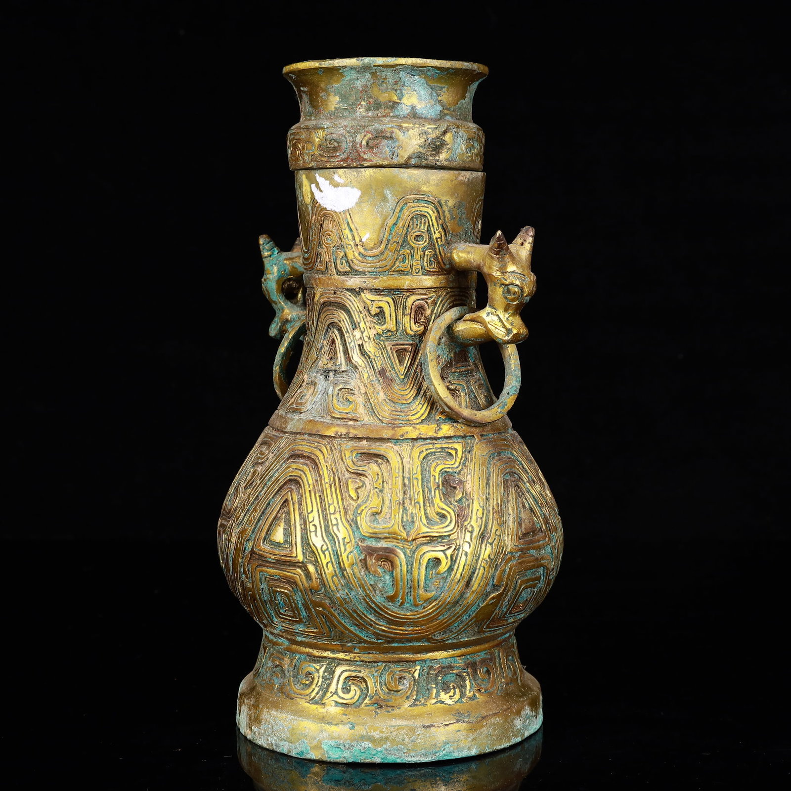 An Archaic Bronze Inlaid Gold and Silver Double-Ears Vase - 4