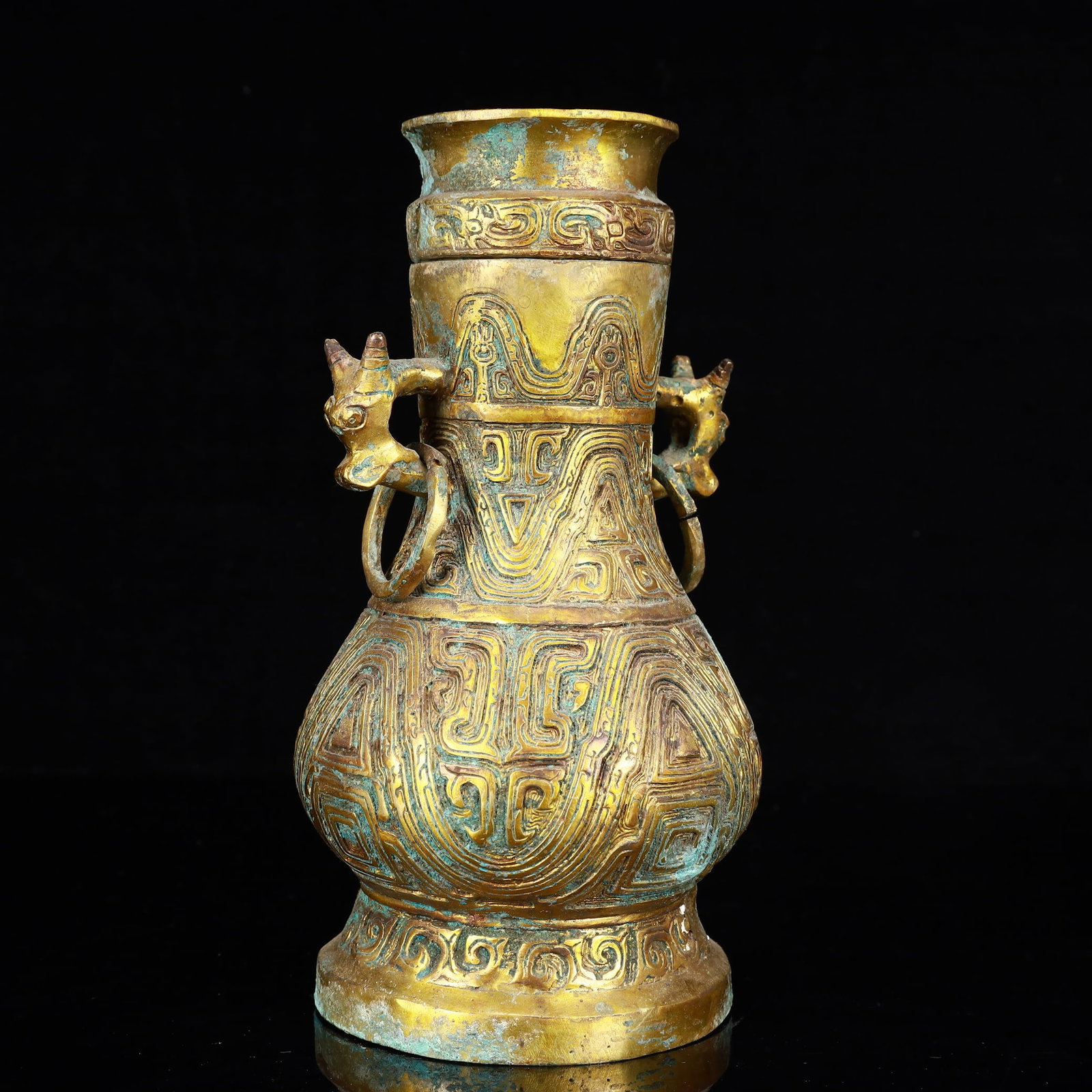 An Archaic Bronze Inlaid Gold and Silver Double-Ears Vase - 8