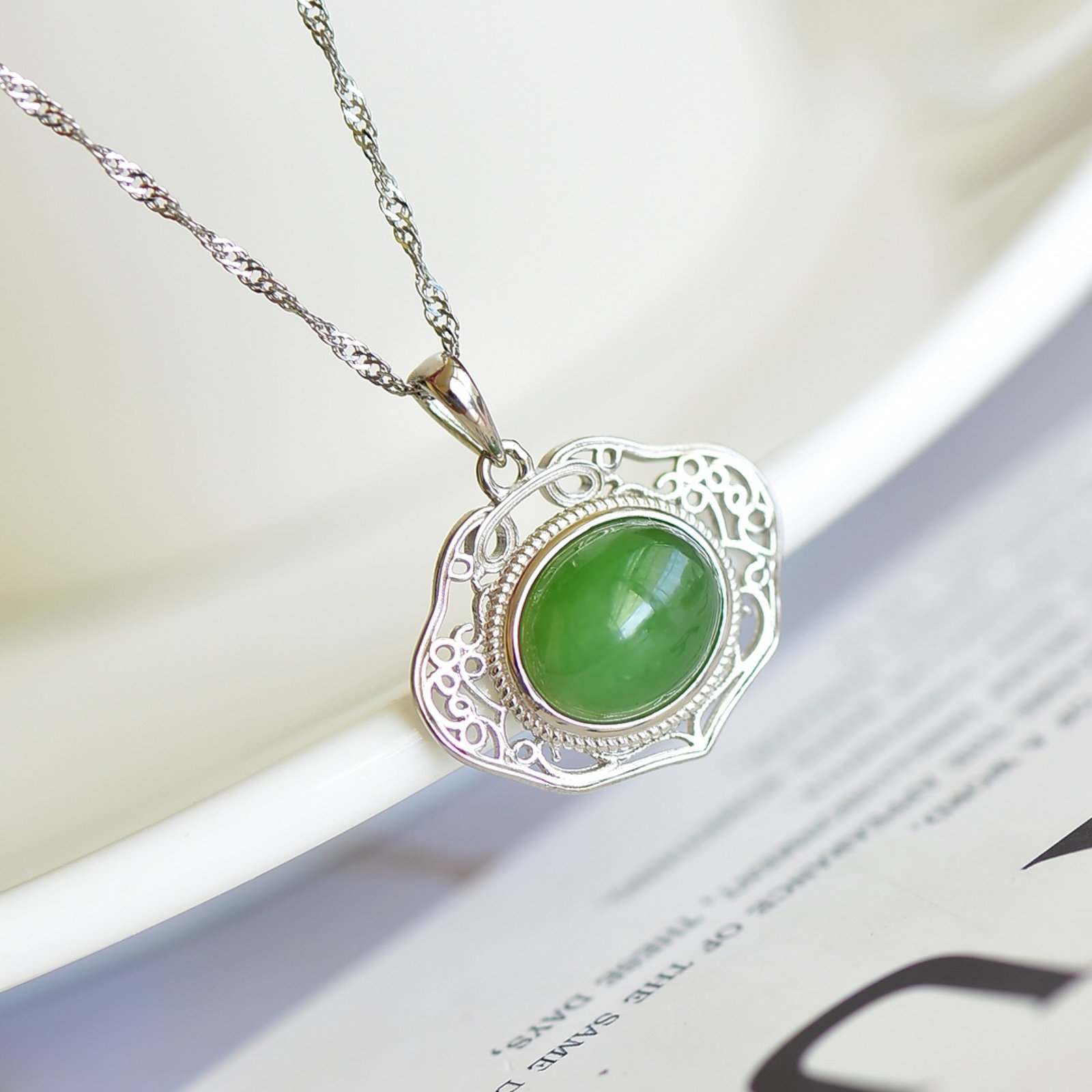 An Exquisite Sterling Silver Inlaid Jasper Pendant - 4