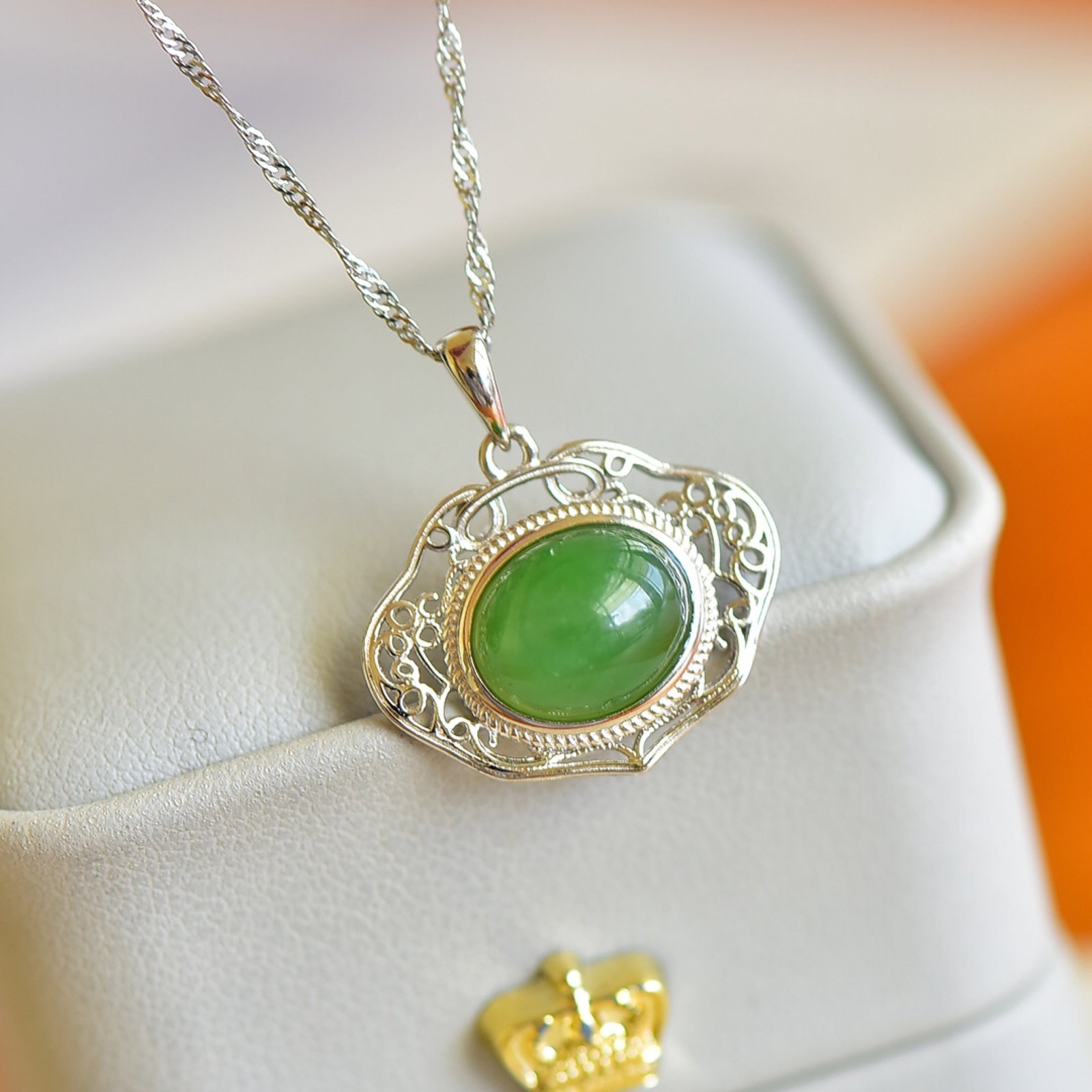An Exquisite Sterling Silver Inlaid Jasper Pendant - 5