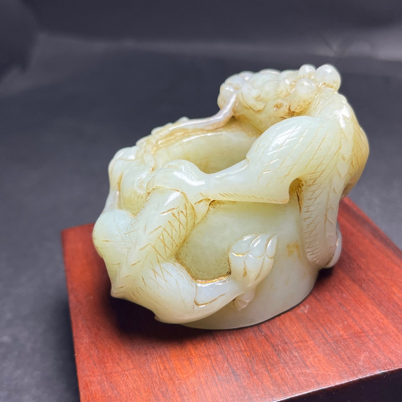 An Exquisite White Jade Dragon Pattern Fingerstall - 4