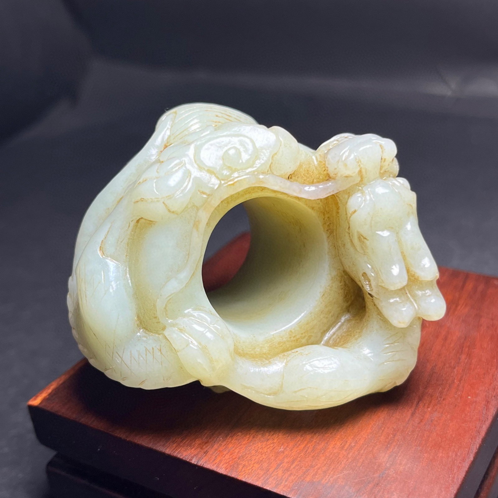 An Exquisite White Jade Dragon Pattern Fingerstall - 7
