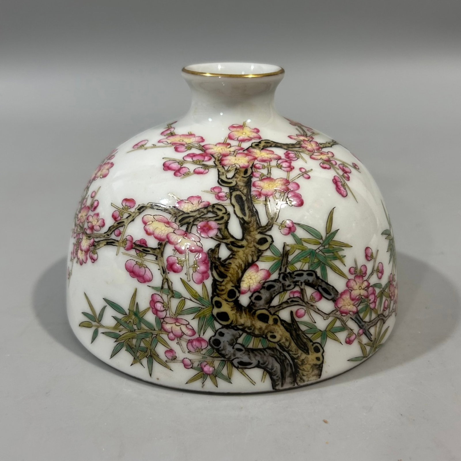 An Exquisite Famille-Rose Painted Gold Plum Blossom Pattern Water Pot,With Poem: Estimated Value:880-1800 An Exquisite Famille-Rose Painted Gold Plum Blossom Pattern Water Pot,With Poem,Qing Dynasty,China,Yongzheng Four-character Mark,Size:3.9inx3.7in